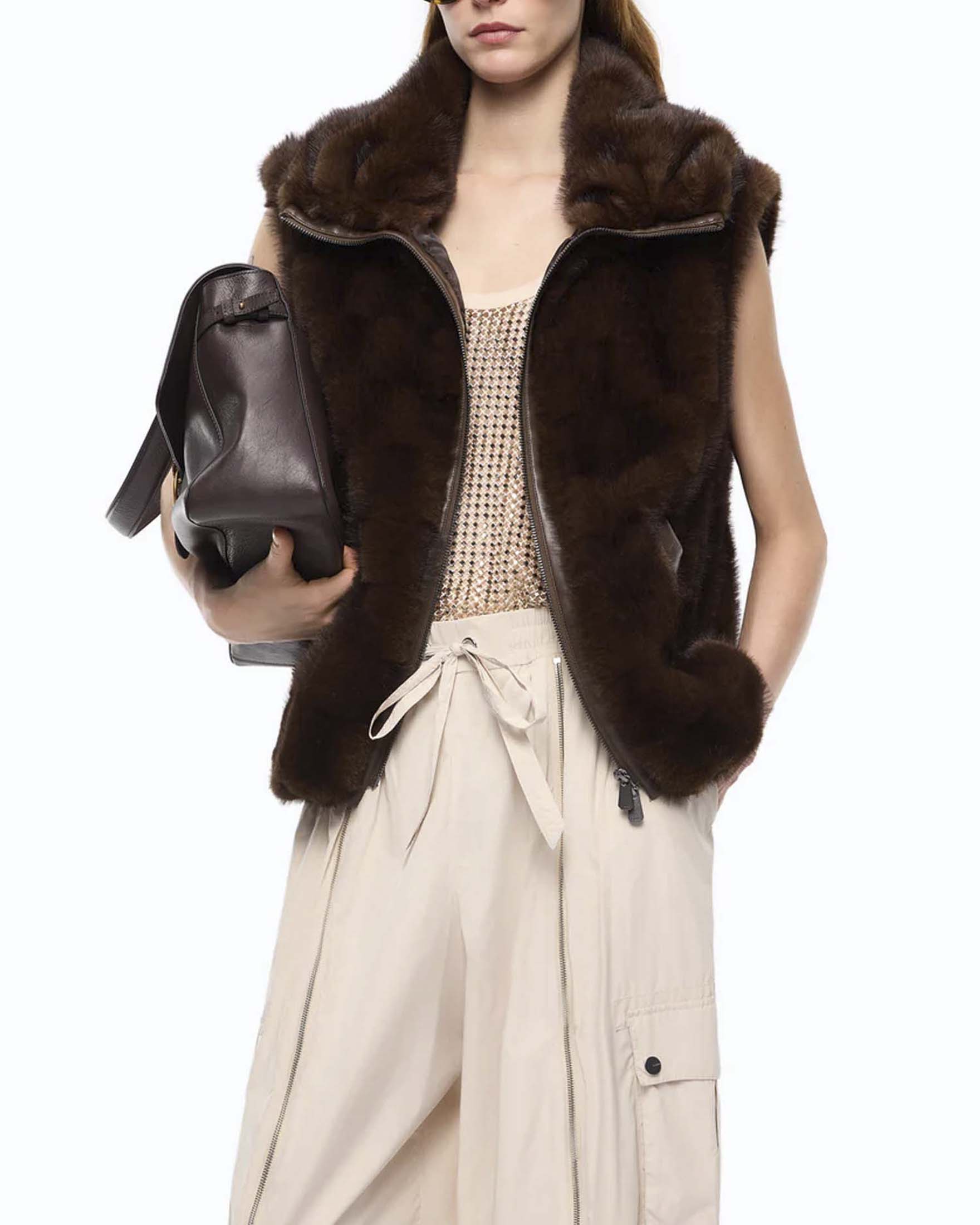 Gilet Pinko marrone effetto ecopelliccia con collo alto e chiusura zip frontale