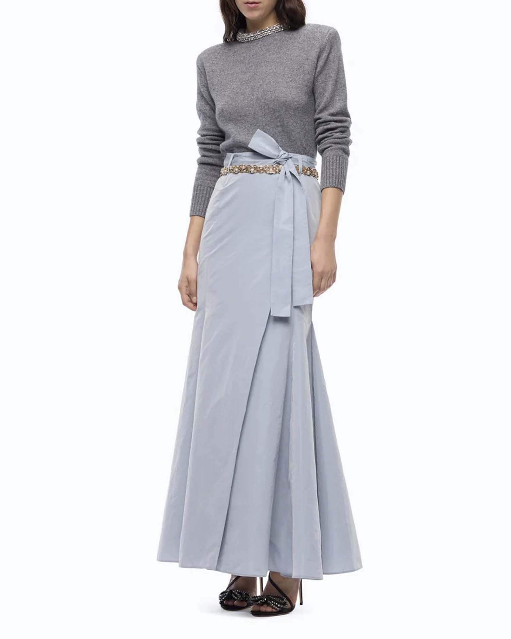 Maglia slim Pinko grigia in misto lana con collo gioiello a listino e spalla rinforzata image