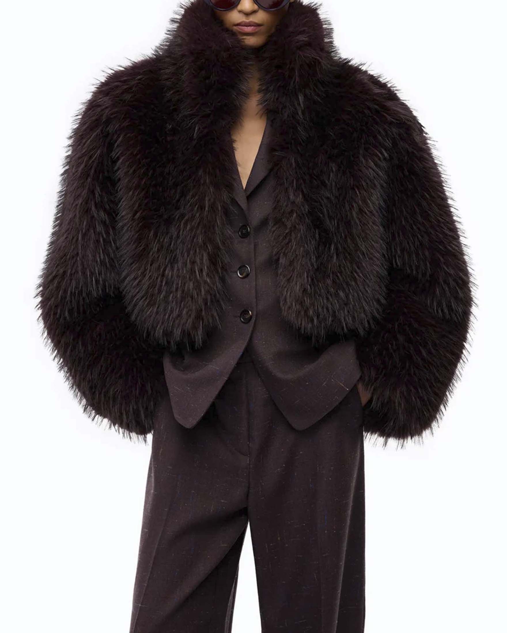 Giacca cropped Pinko bordeaux in ecopelliccia con collo alto e chiusura frontale a gancetti