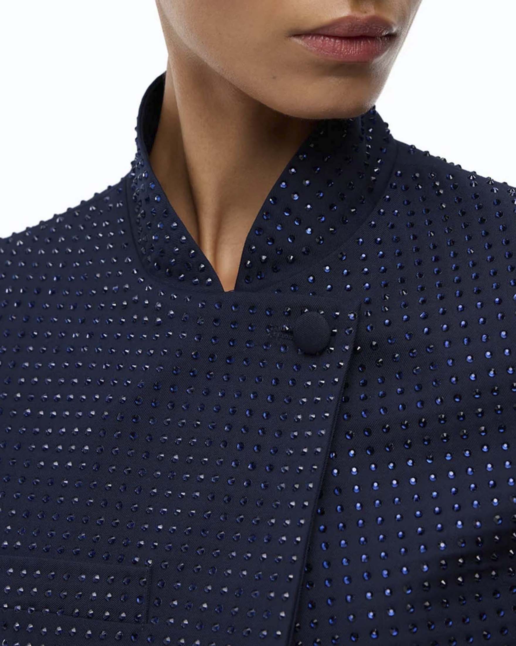 Giacca corta Pinko blu in misto viscosa con strass all over e chiusura frontale obliqua con bottoni