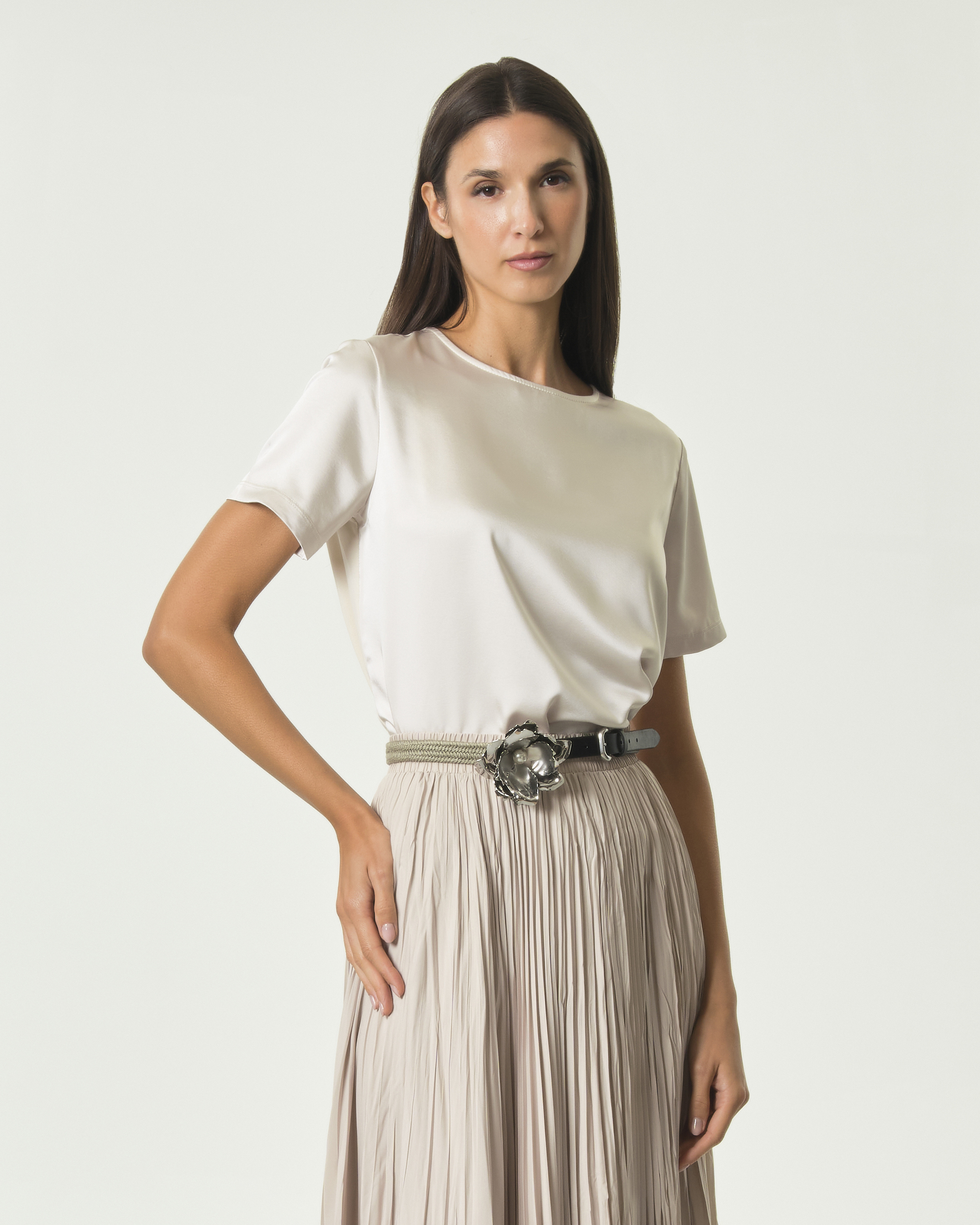 Blusa maniche corte Weekend Max Mara avorio in satin e jersey con chiusura a goccia sul retro