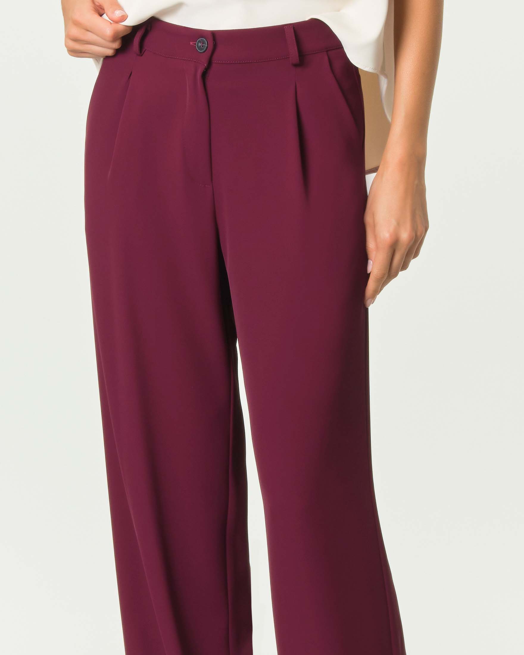 Pantaloni palazzo Hlo! bordeaux in tessuto fluido con chiusura zip e bottone dotati di passanti image