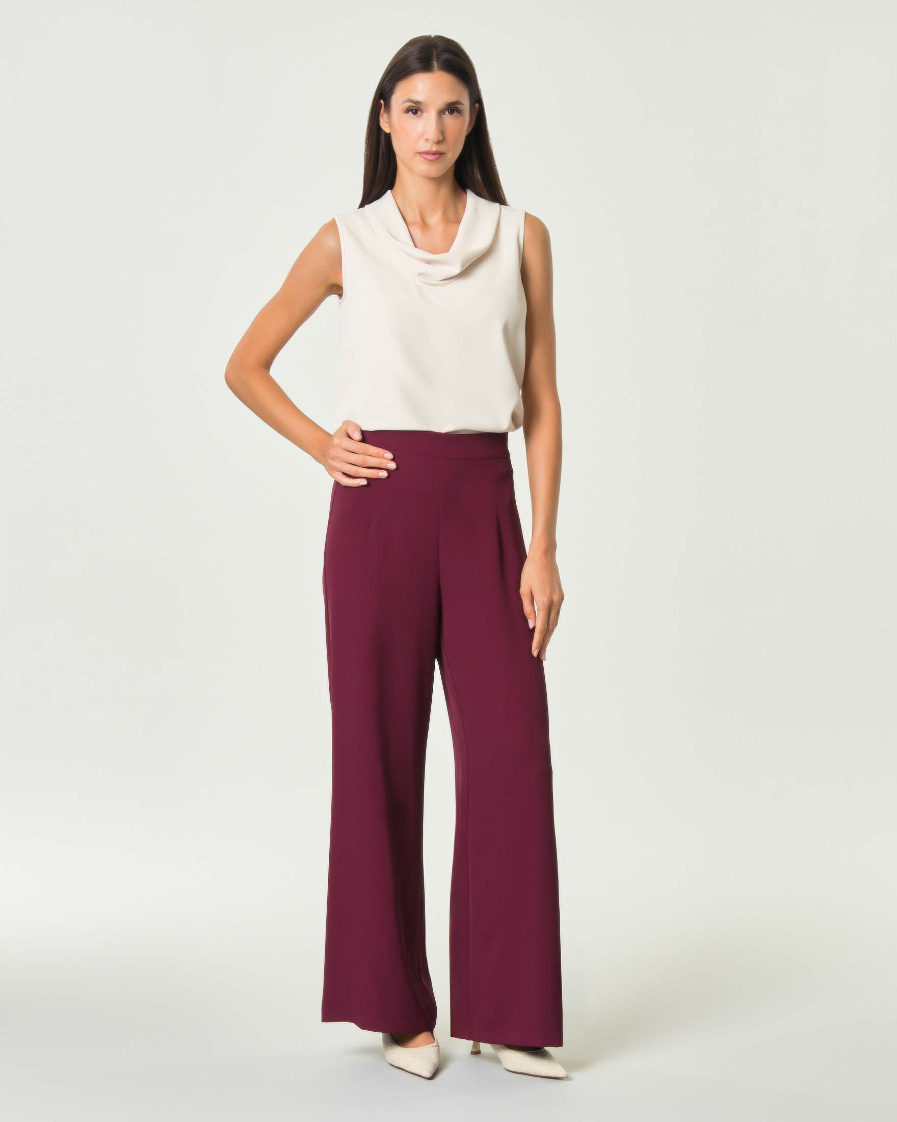 Pantaloni palazzo Hlo! bordeaux in tessuto fluido con pince e chiusura zip laterale