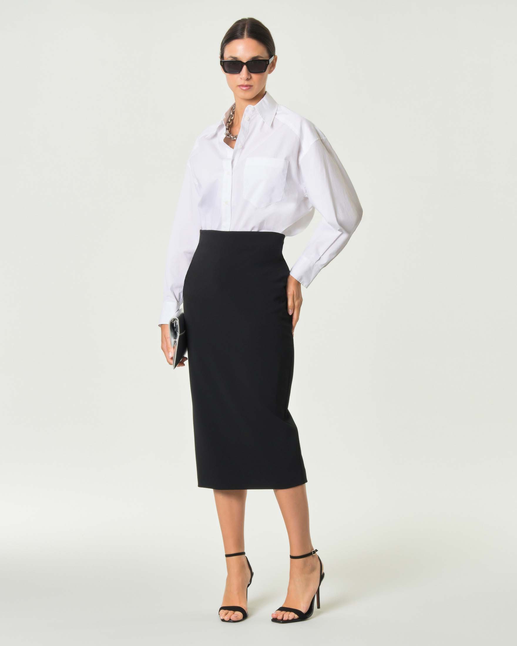 Gonna longuette a tubino Max Mara Studio nera in cady tecnico stretch con arricciature ai lati