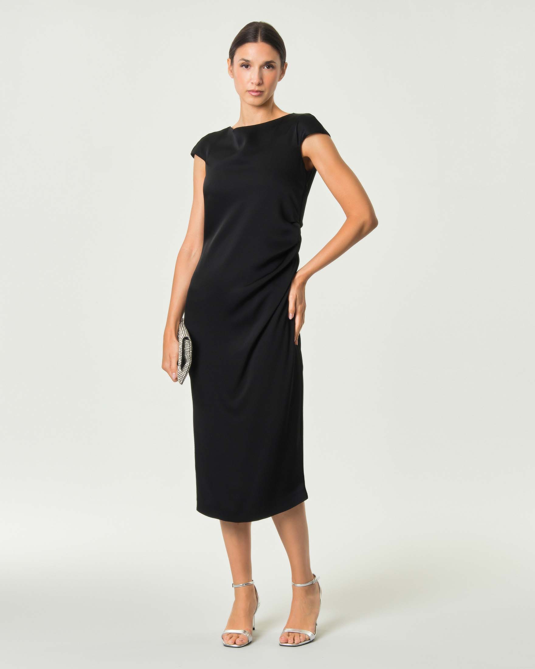 Abitomidi Max Mara Studio nero in cady tecnico lucido con drappeggio e maniche ad aletta