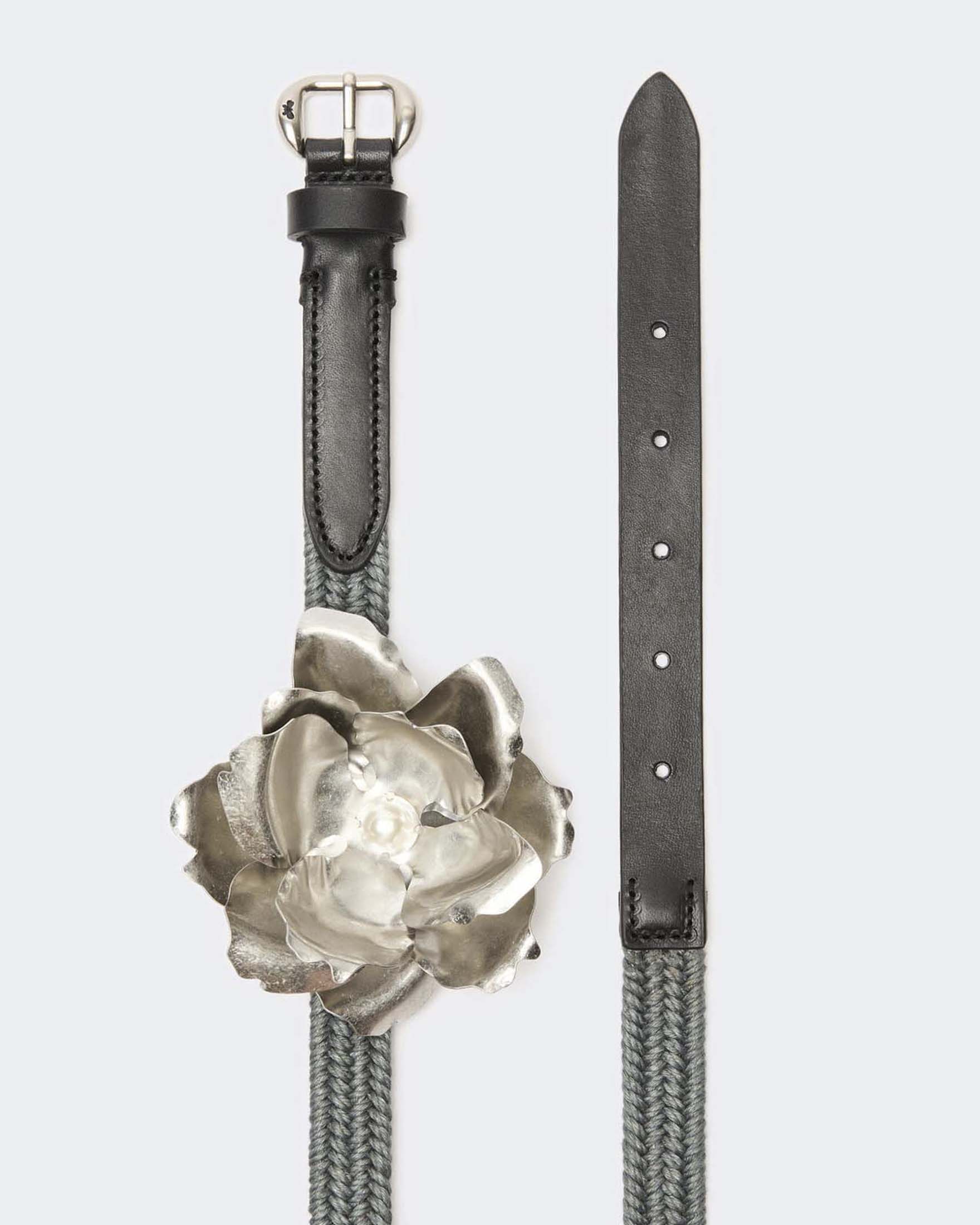 Cintura Weekend Max Mara grigia in lino e cotone con spilla floreale metallica argento image