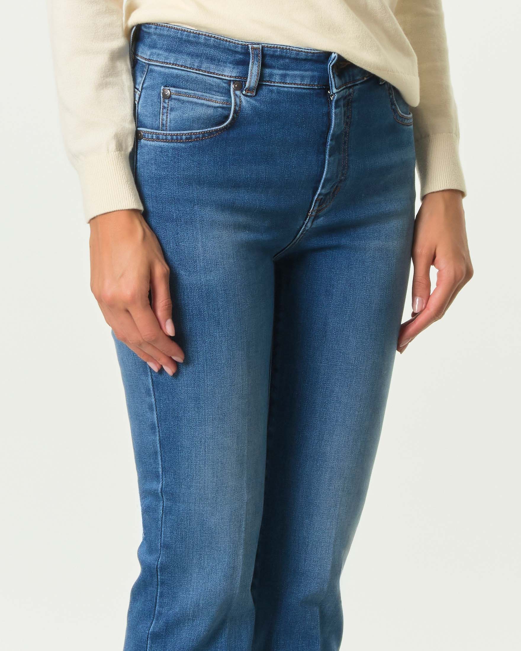 Jeans slim flared Weekend Max Mara in denim di cotone super stretch image