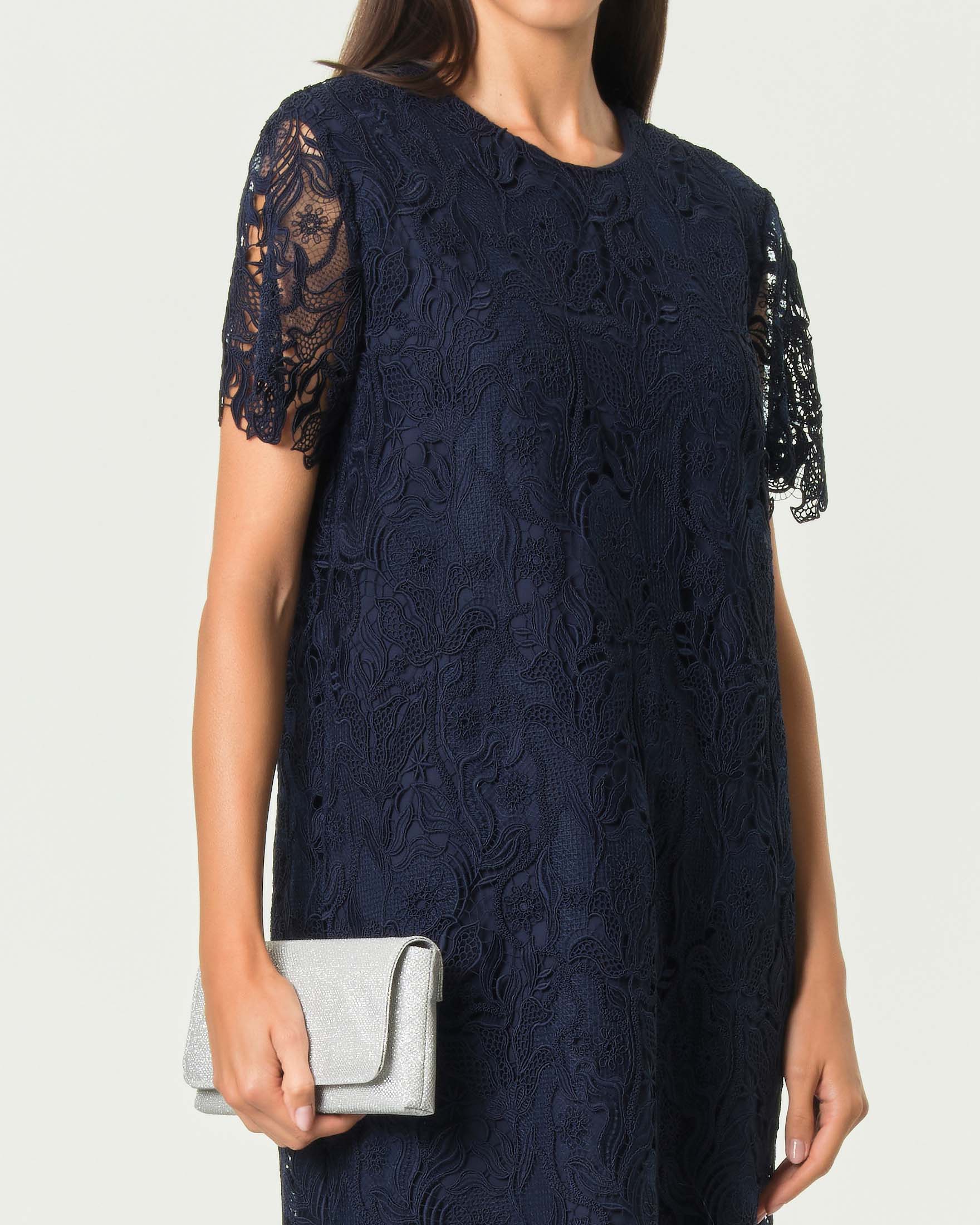 Abito corto Max Mara Studio blu in pizzo macramé con motivo smerlato e maniche corte image
