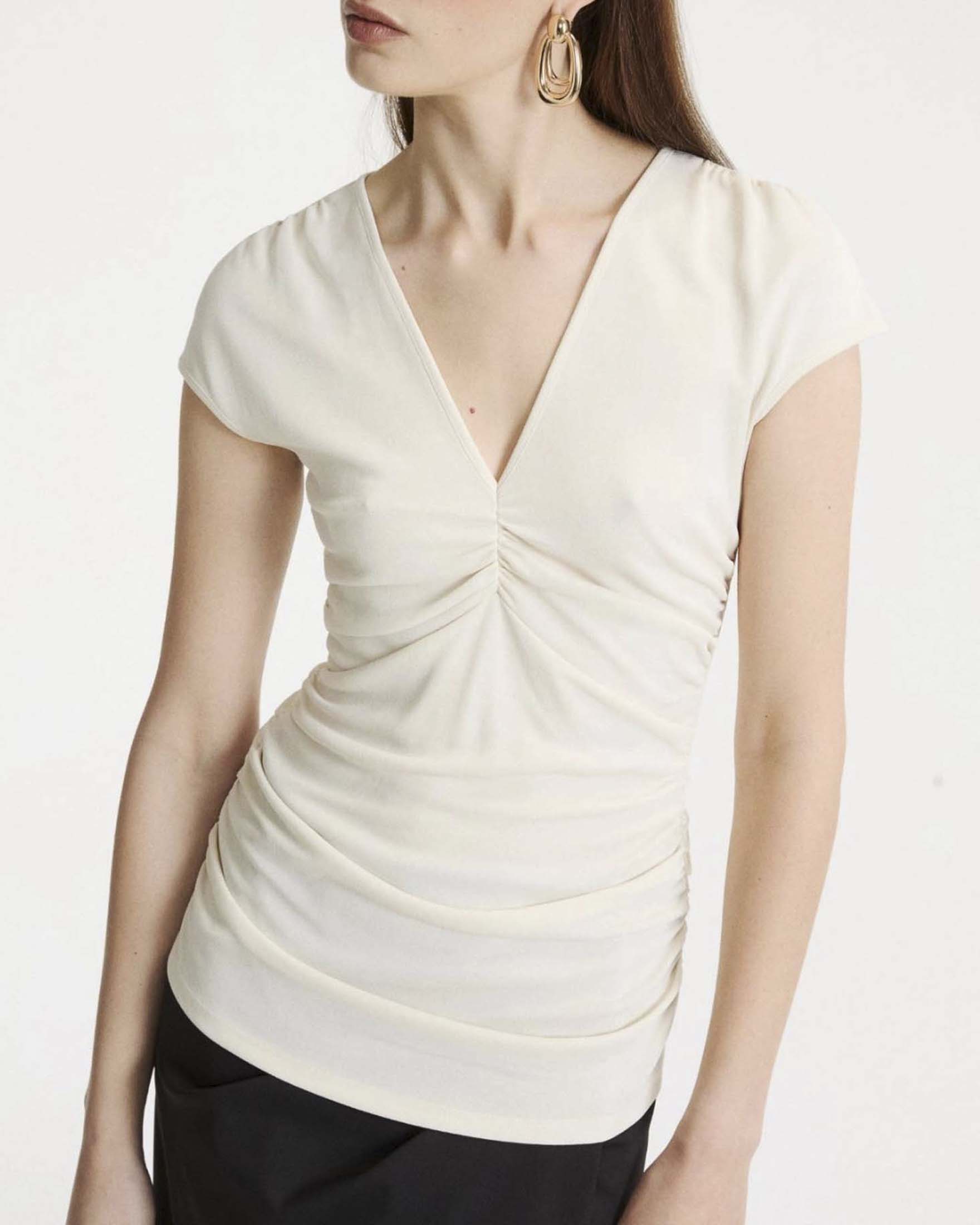 Top aderente Marella color avorio in jersey crêpe con arricciature e scollo a V