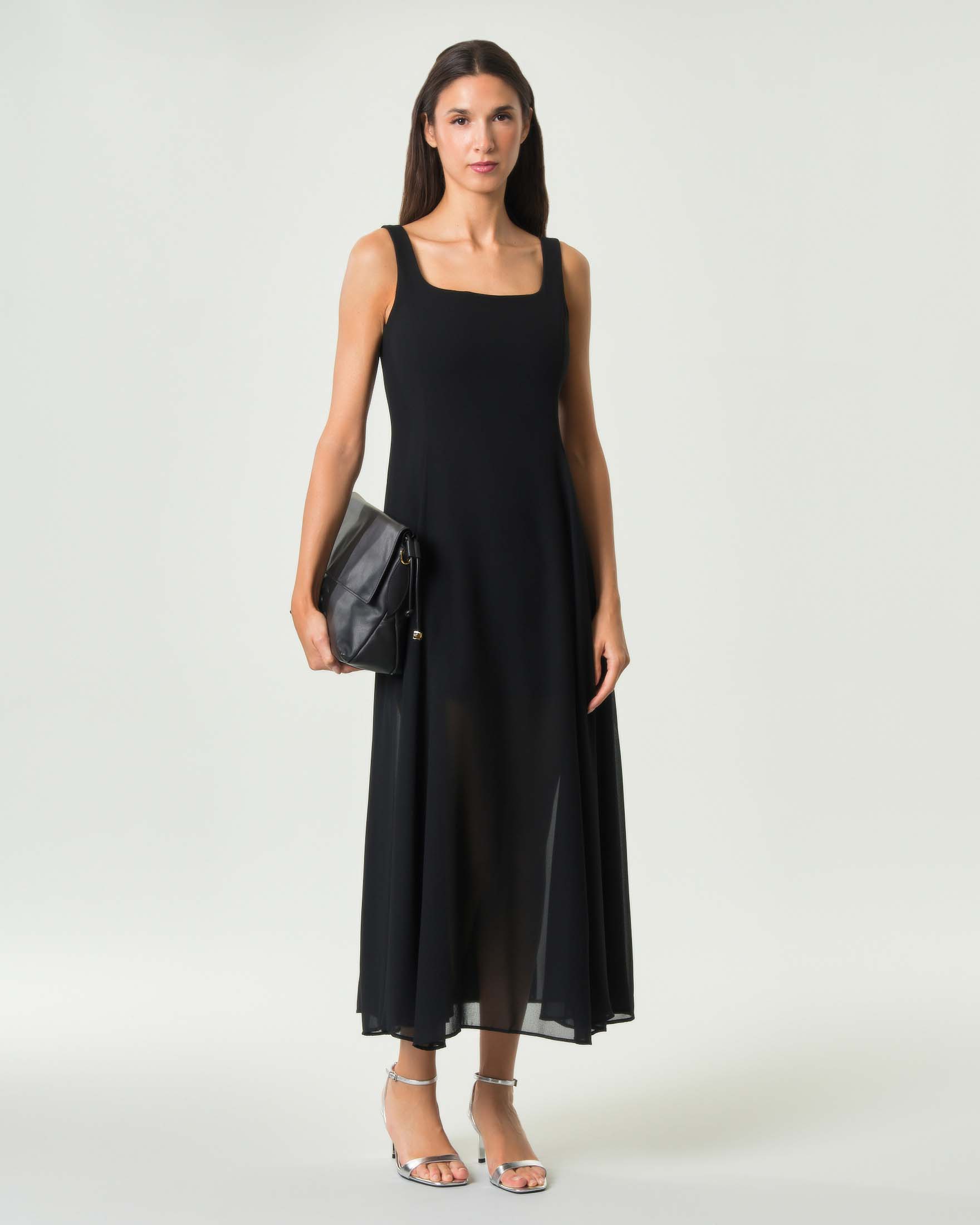 Abito lungo Marella 365 nero in georgette con corpetto a scollo squadrato e gonna svasata