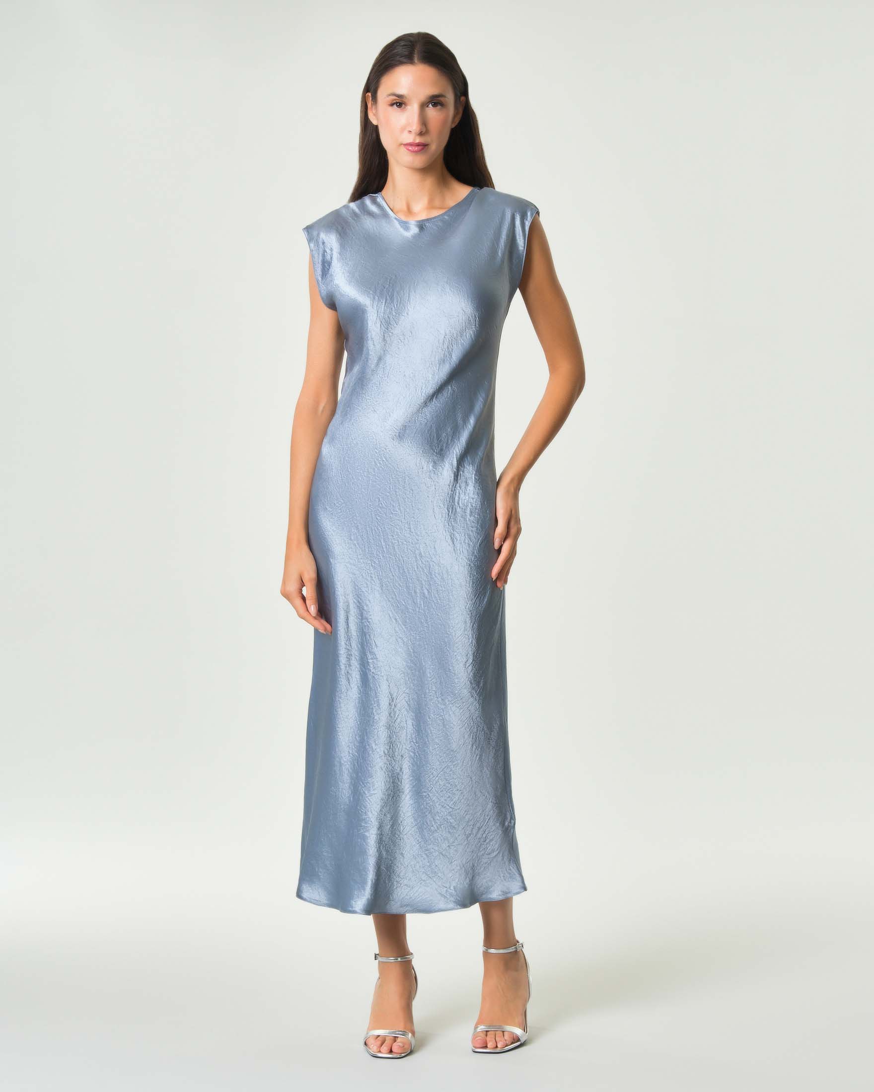 Abito lungo smanicato Marella azzurro in raso leggero con scollo a V frontale e stondato sul retro