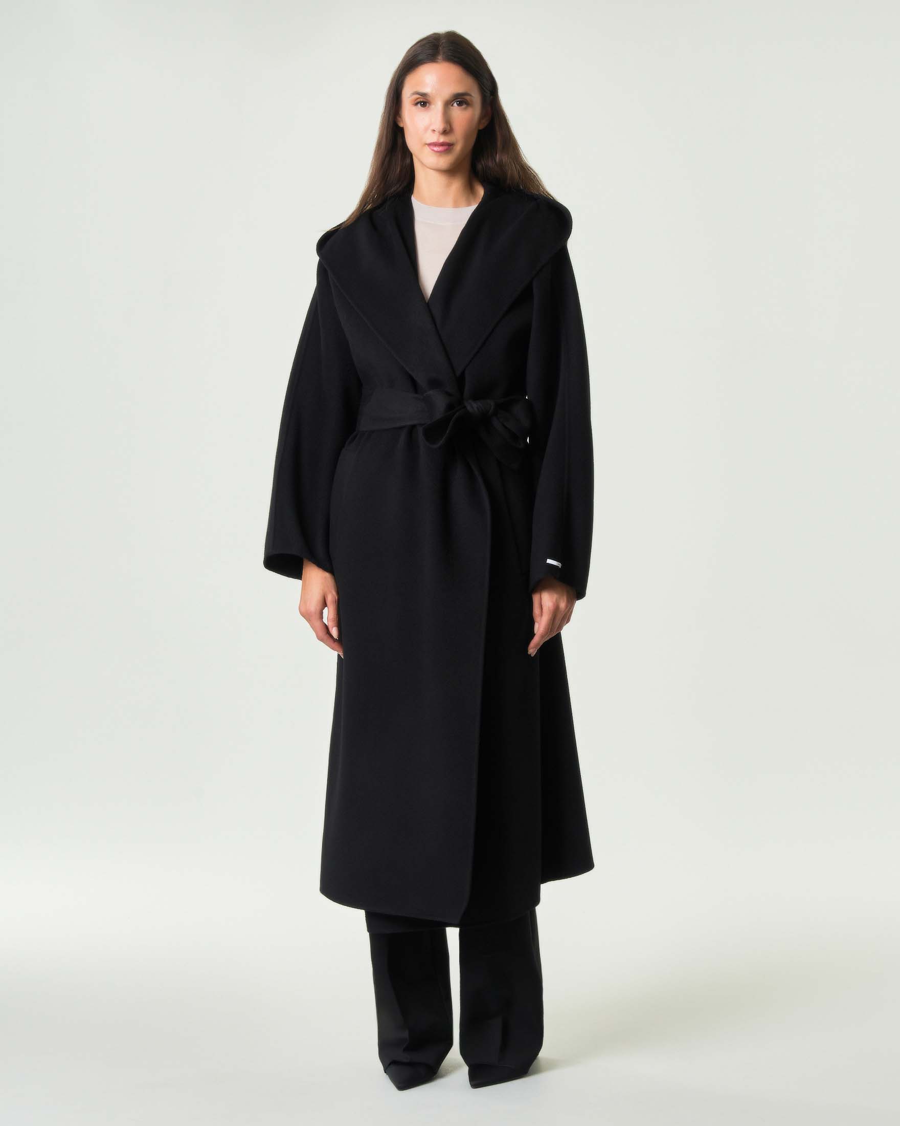 Cappotto lungo Marella nero in pura lana con cappuccio e cintura in vita