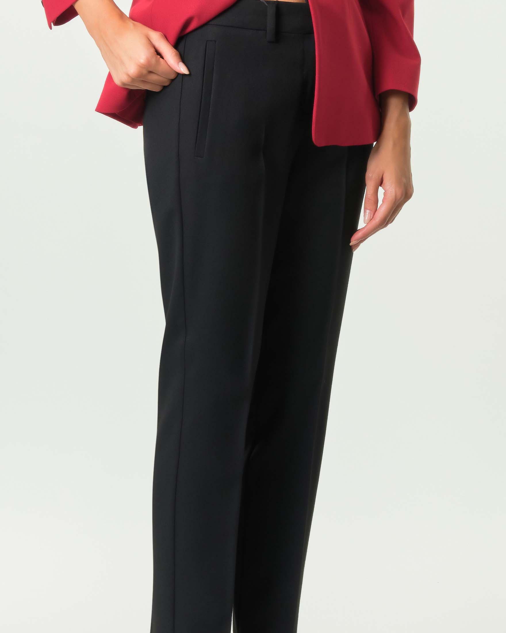 Pantaloni straight Marella neri in misto lana bistretch con passanti da cintura e tasche a filetto image