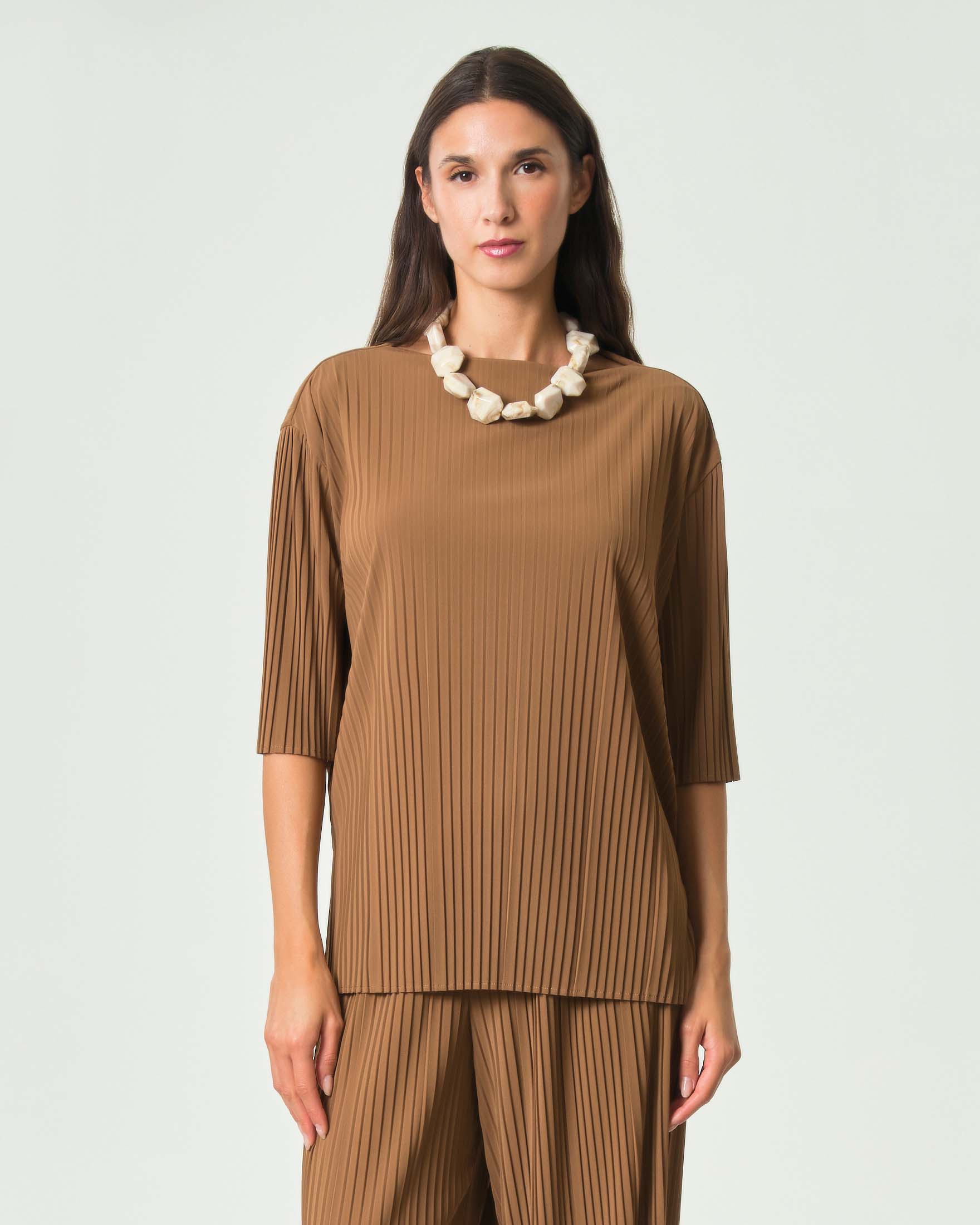 Blusa a mezze maniche MM Max Mara color cammello in jersey con pieghe e scollo a barca