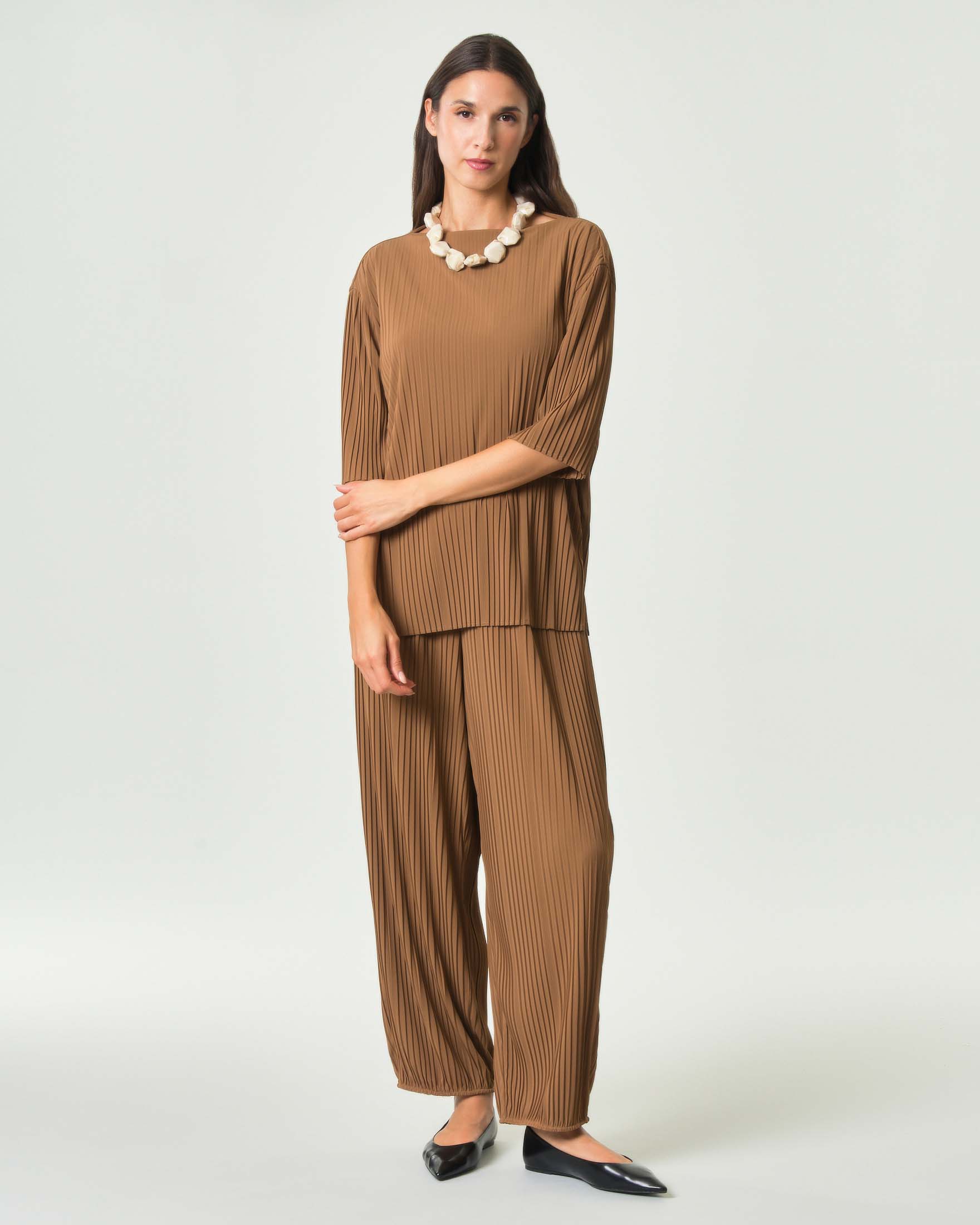 Blusa a mezze maniche MM Max Mara color cammello in jersey con pieghe e scollo a barca image