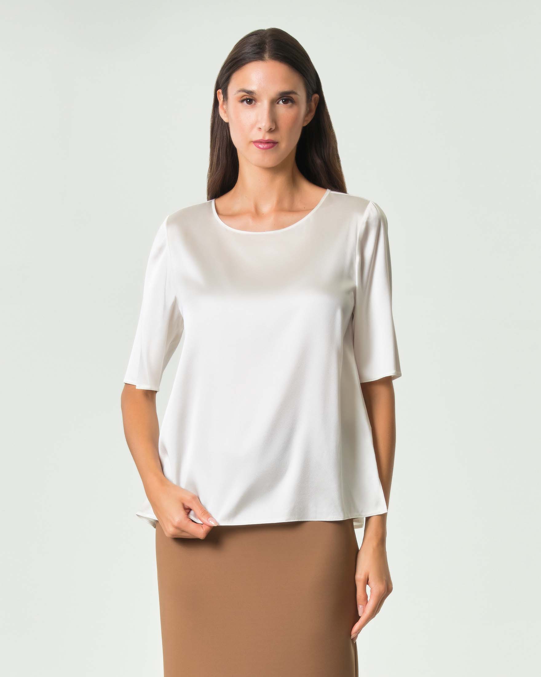 Camicetta MM Max Mara bianca in seta satinata elasticizzata con maniche corte e scollo rotondo