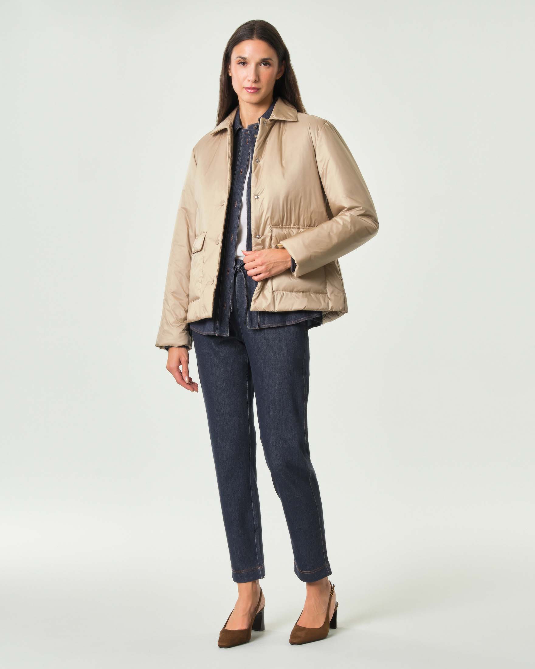 Giacca imbottita MM Max Mara beige antivento e idrorepellente con colletto a camicia e tasche laterali image