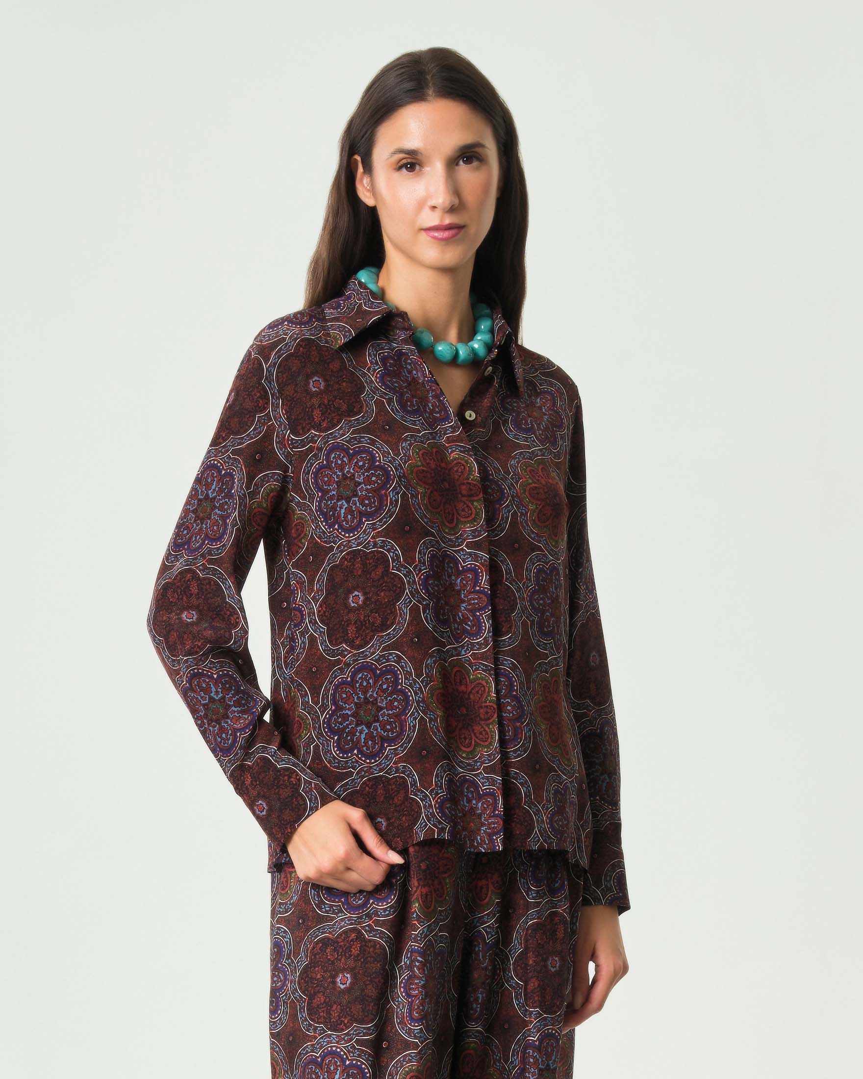 Camicia Wu'Side marrone in pura viscosa con stampa a rosoni multicolor