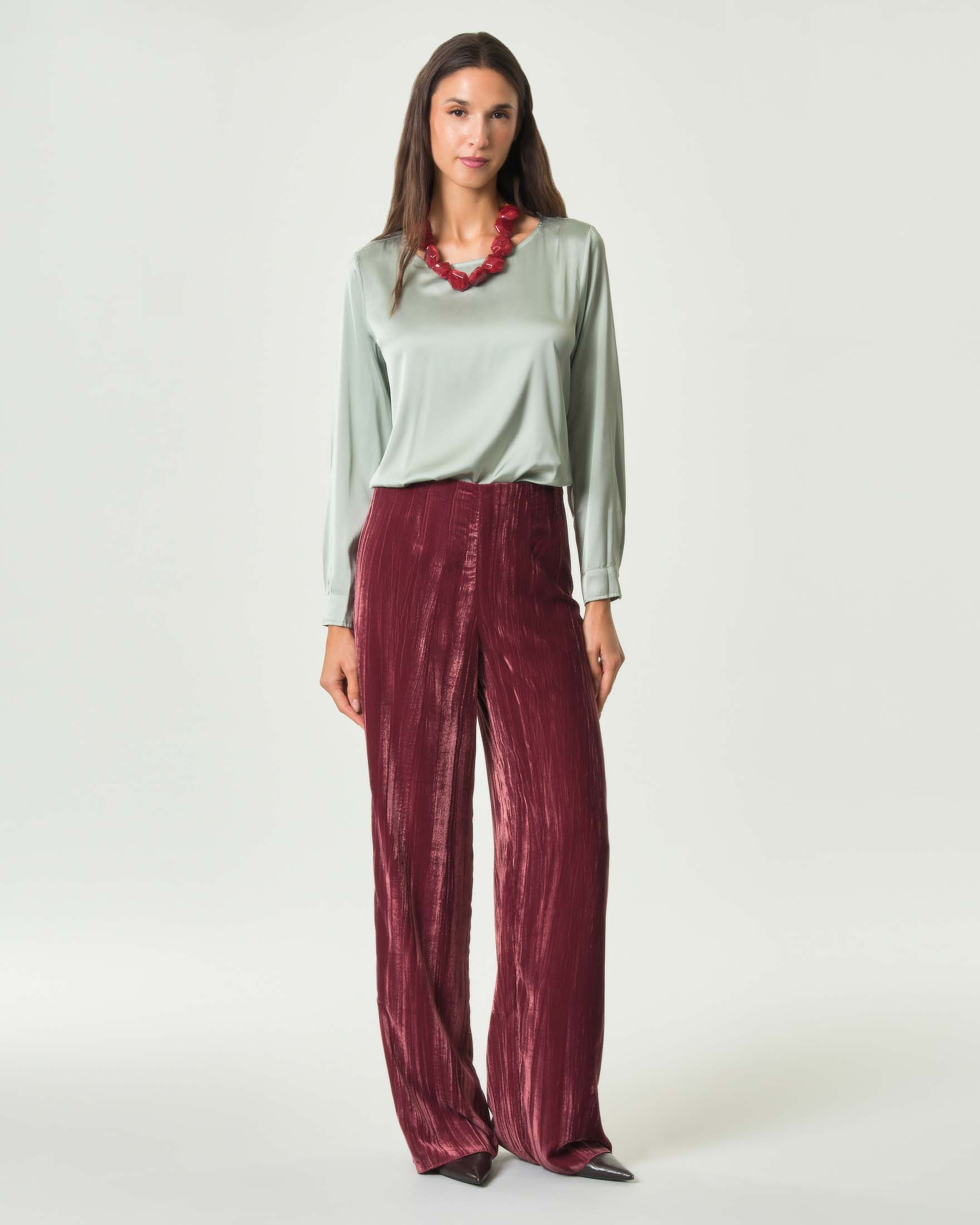 Blusa Emme Marella salvia in raso leggero stretch con fondo asimmetrico image