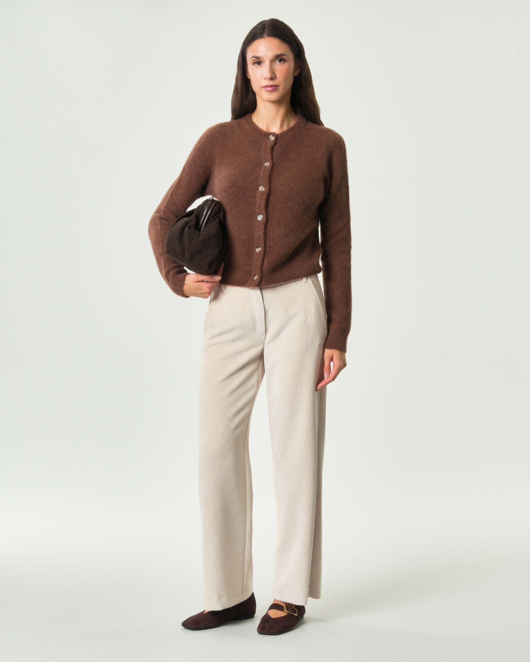 Pantalone palazzo Emme Marella clor gesso in velluto stretch con tasche laterali e chiusura maschile