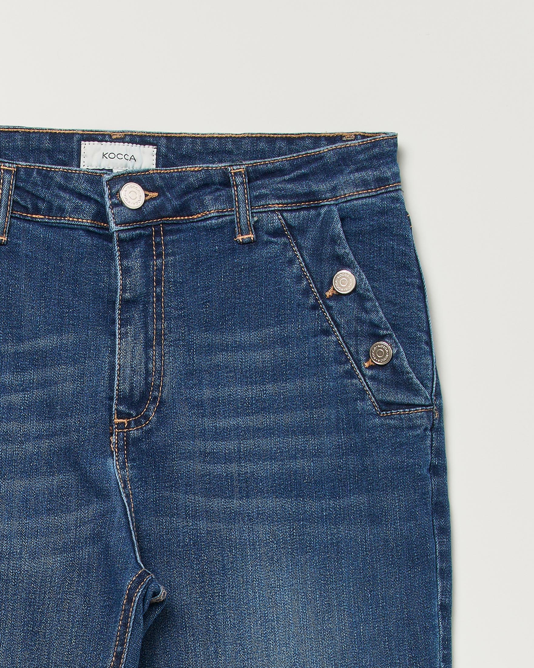 Jeans flare Kocca con bottoni in vita e lavaggio medio stone washed image