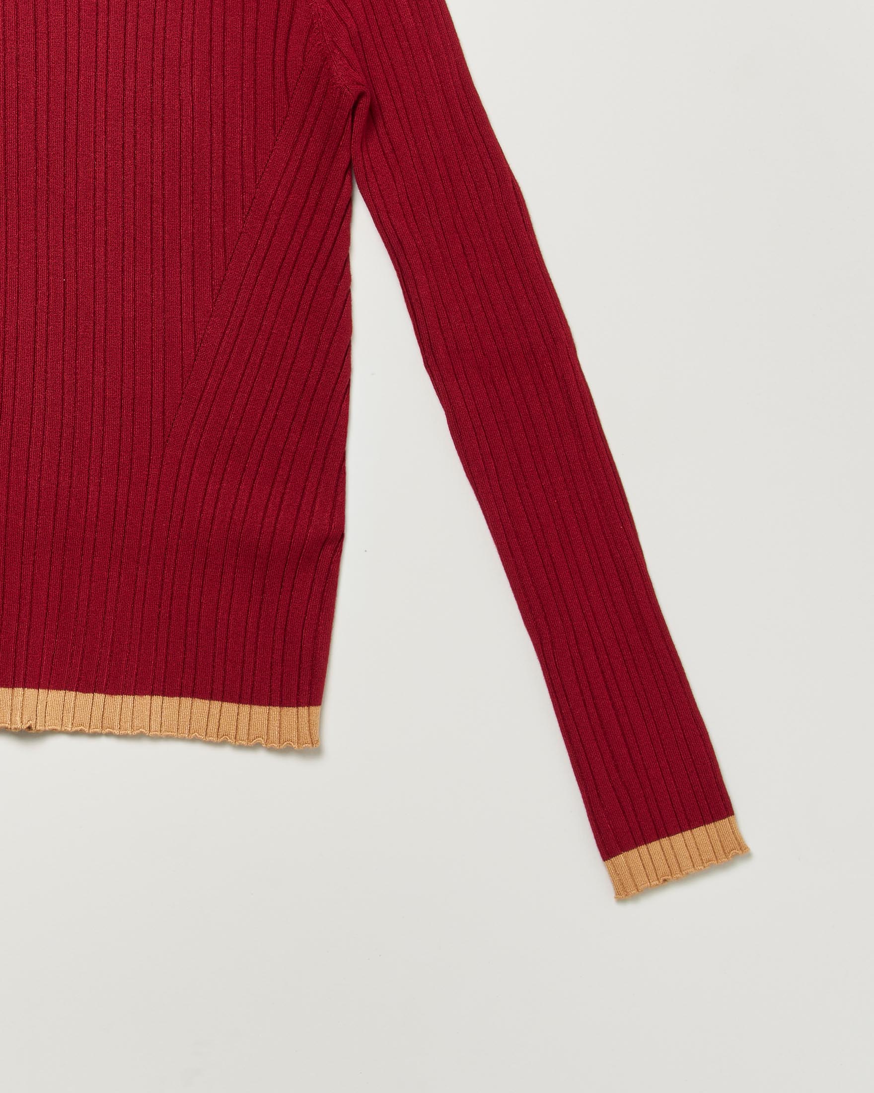 T-shirt Twinset a lupetto bordeaux con maniche lunghe e costine in misto viscosa image