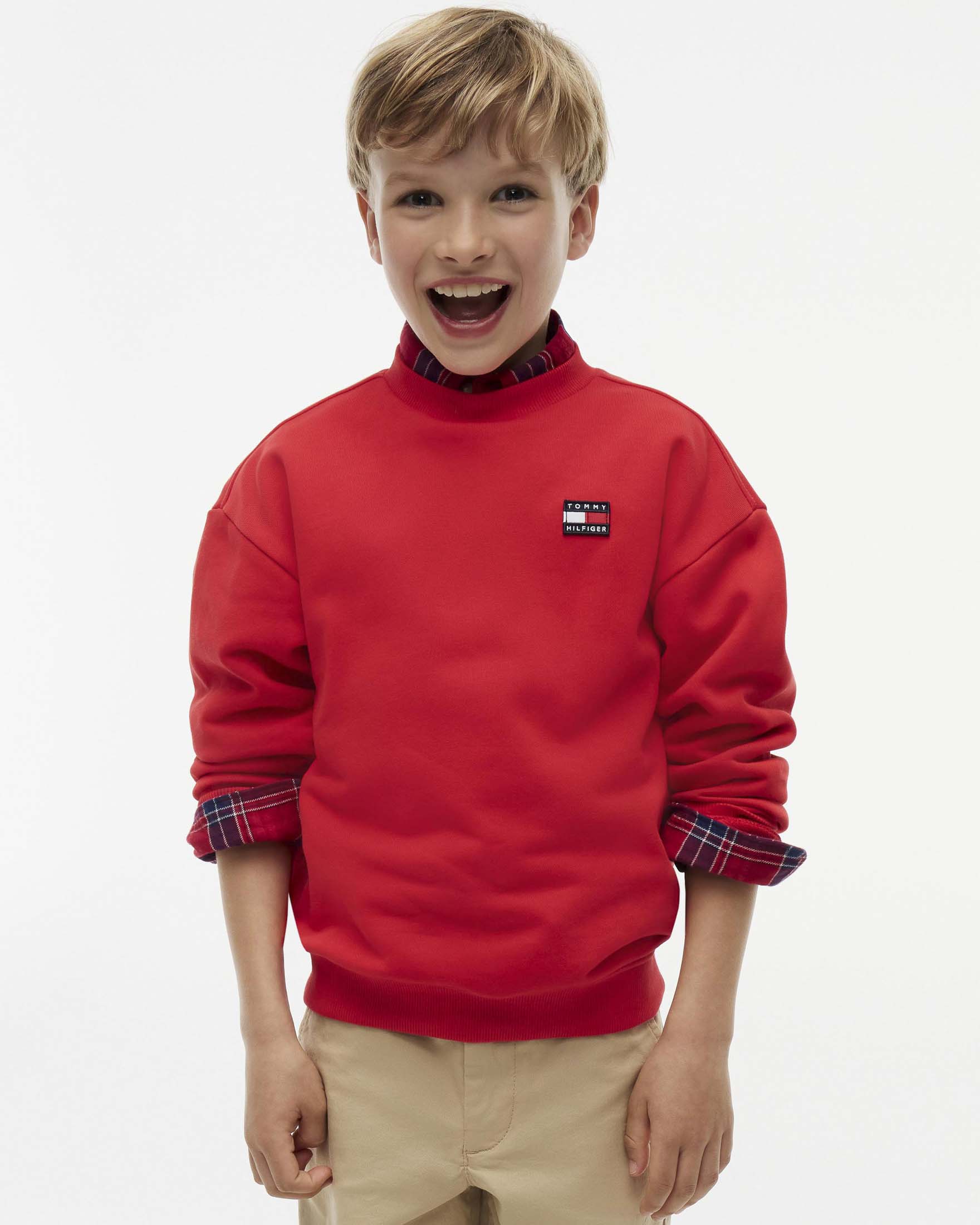 Felpa rossa Tommy Hilfiger in puro cotone con patch bandiera logo applicato sul petto