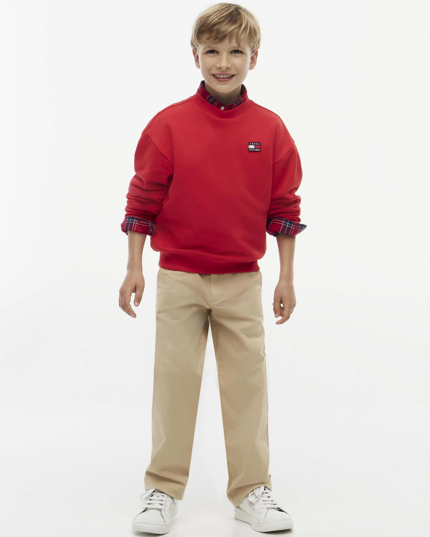 Felpa rossa Tommy Hilfiger in puro cotone con patch bandiera logo applicato sul petto image