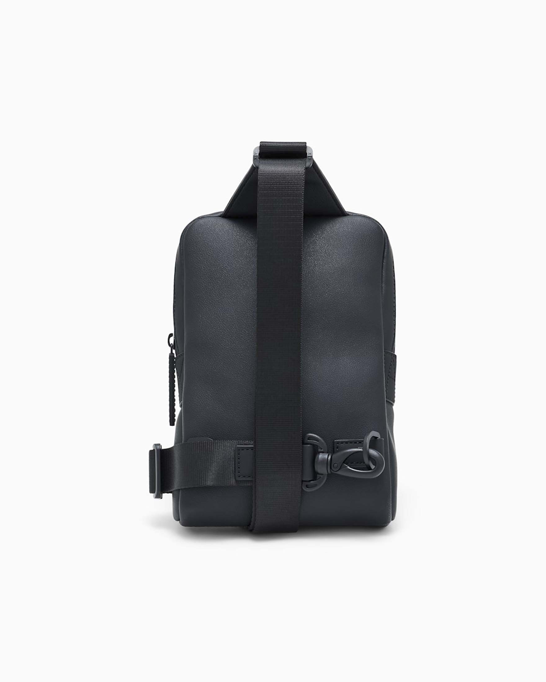 Borsa monospalla Armani Exchange nera in similpelle con zip nastrata e logo image