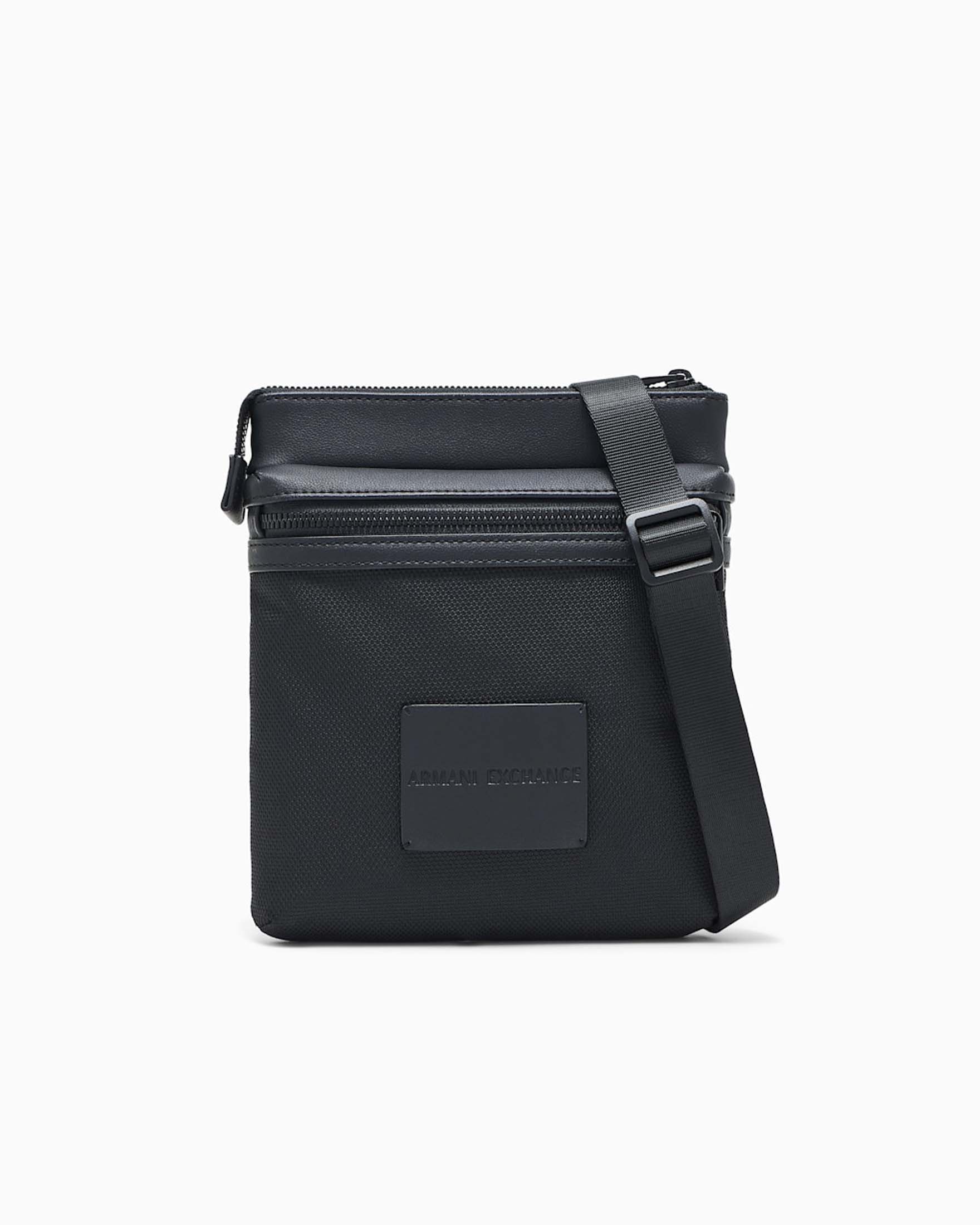 Borsa a tracolla Armani Exchange nera in nylon e similpelle con logo in rilievo