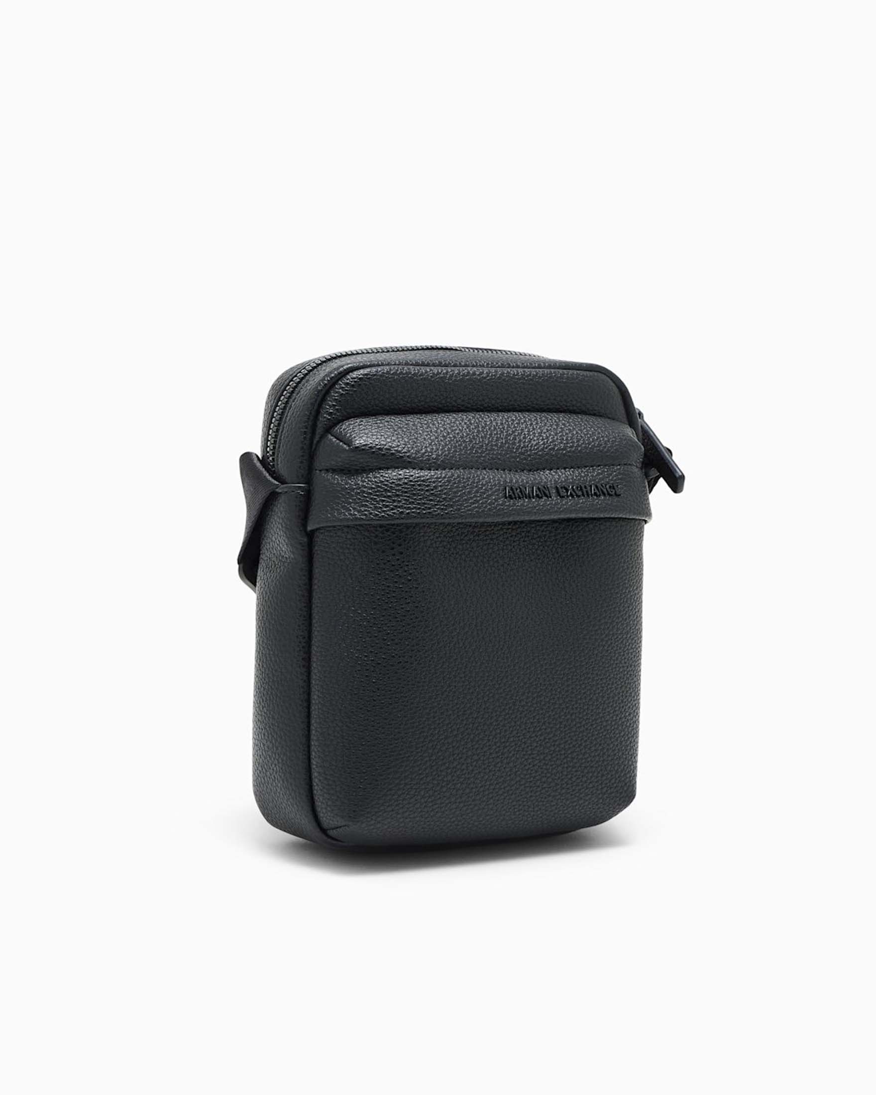 Borsa a tracolla Armani Exchange nera in similpelle martellata con logo image