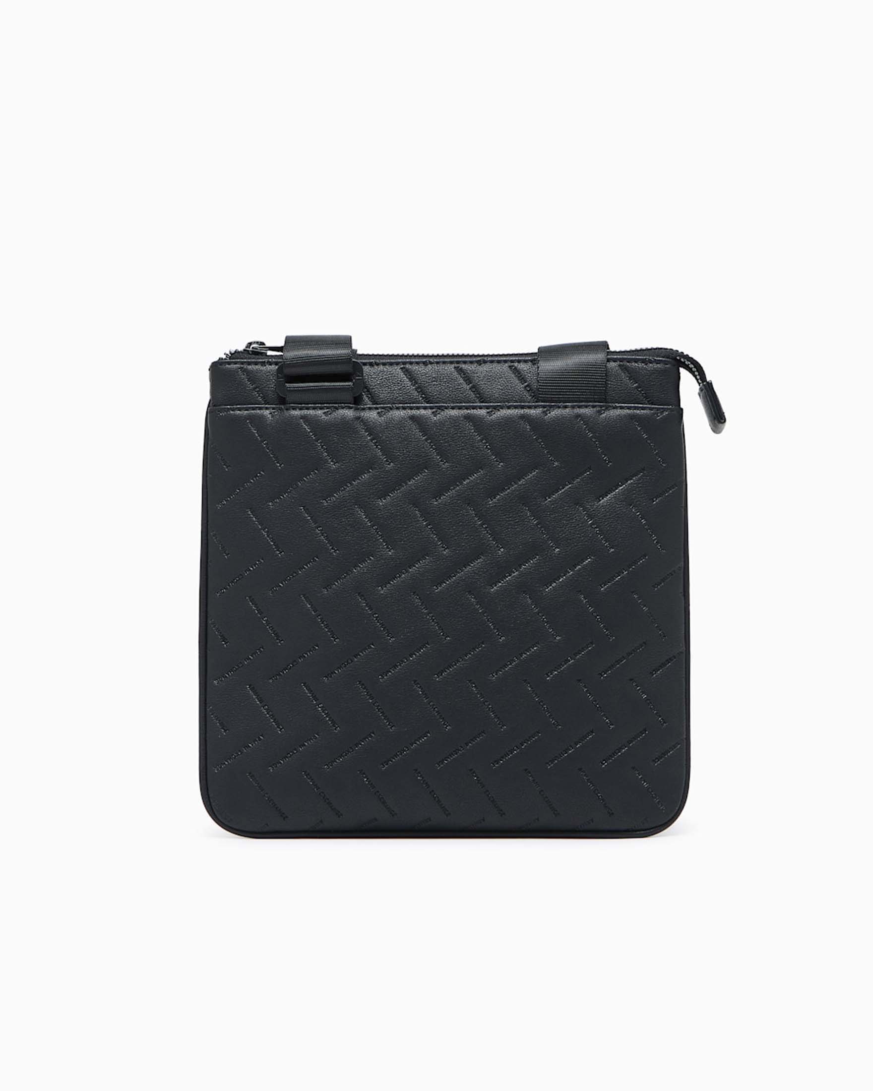 Borsa a tracolla Armani Exchange nera in similpelle con logo piccolo impresso all over image