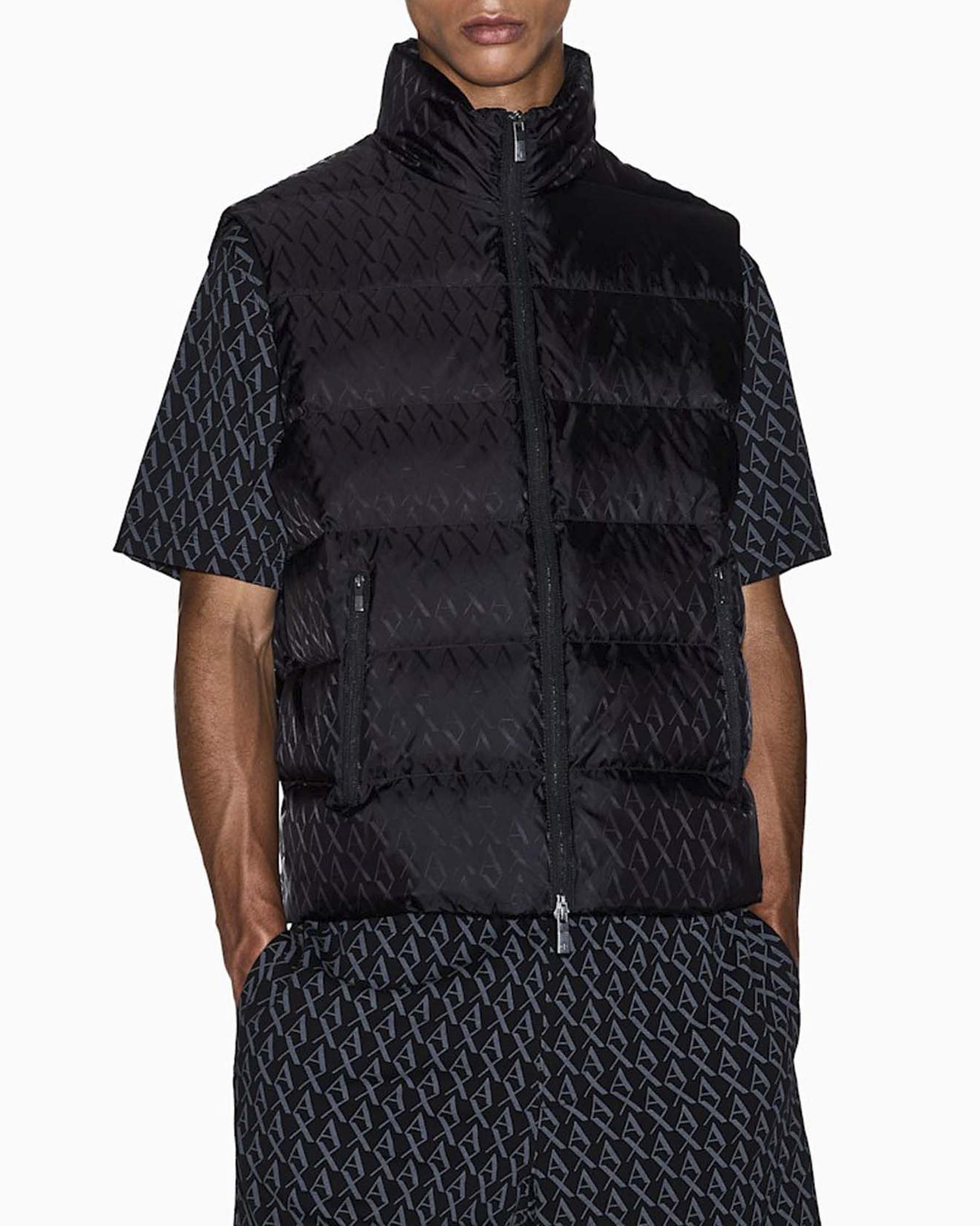 Piumino gilet Armani Exchange nero con logo jacquard all over