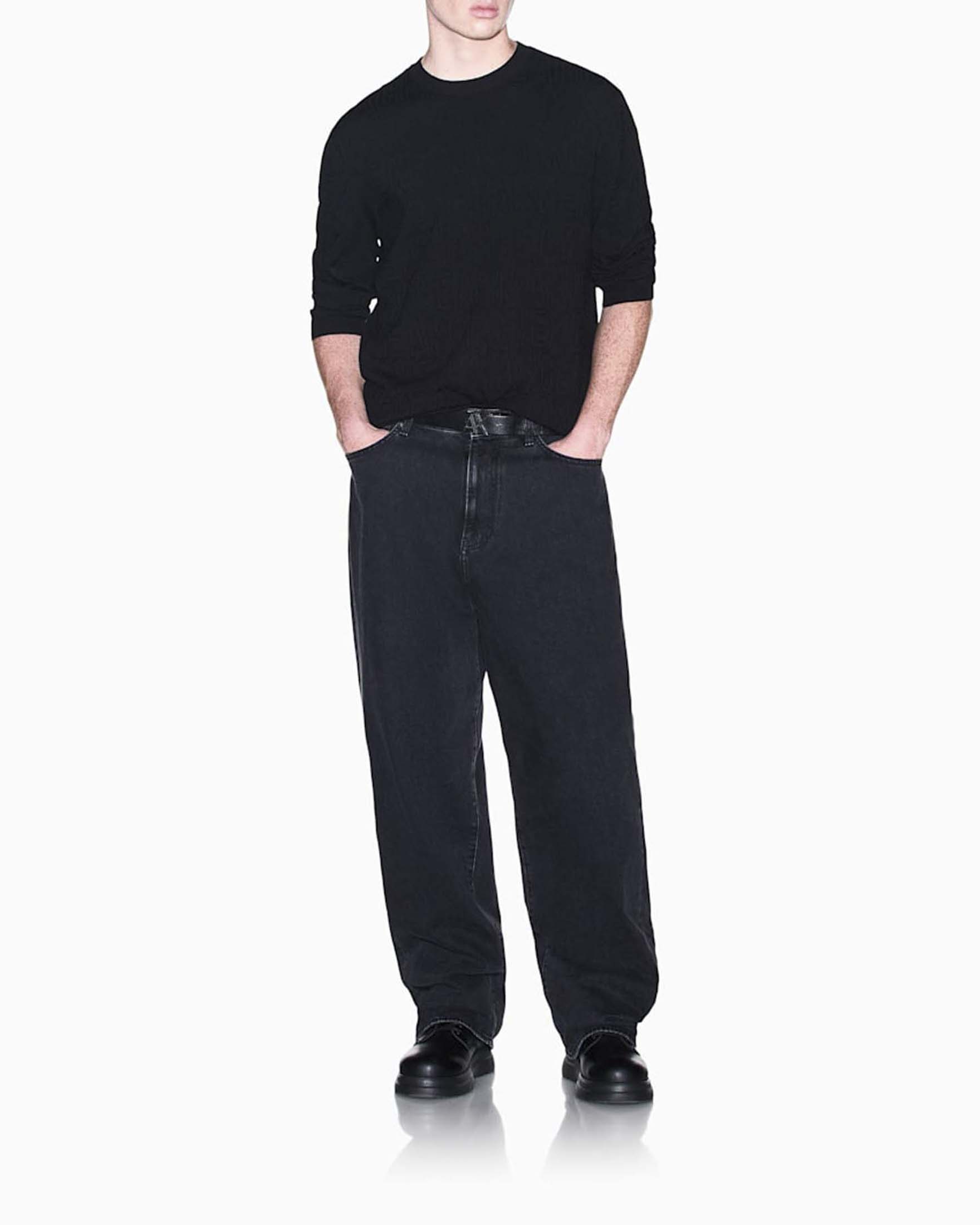 Maglia girocollo Armani Exchange nera in misto viscosa con logo jacquard