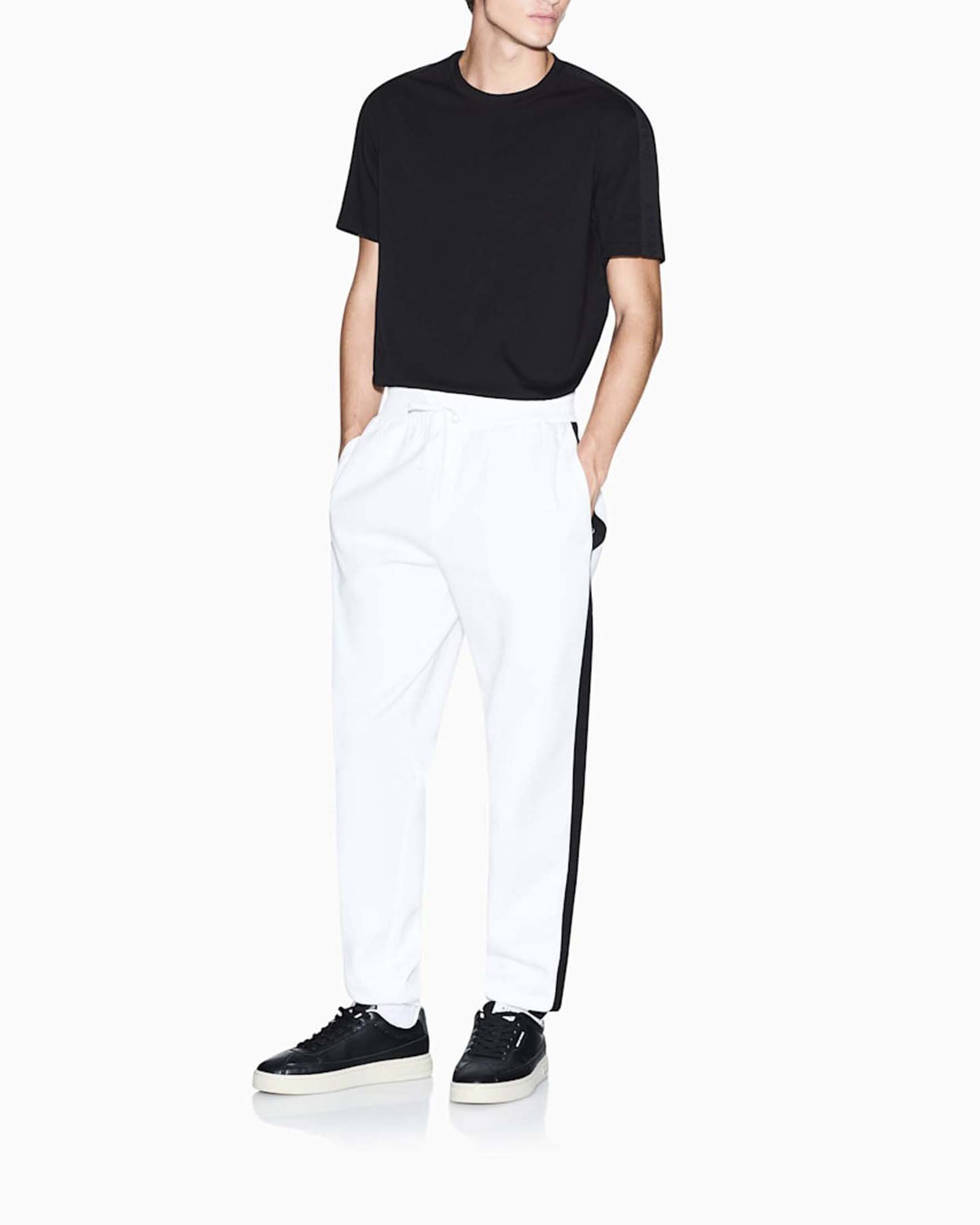 Pantaloni jogger Armani Exchange bianchi in misto cotone con bande