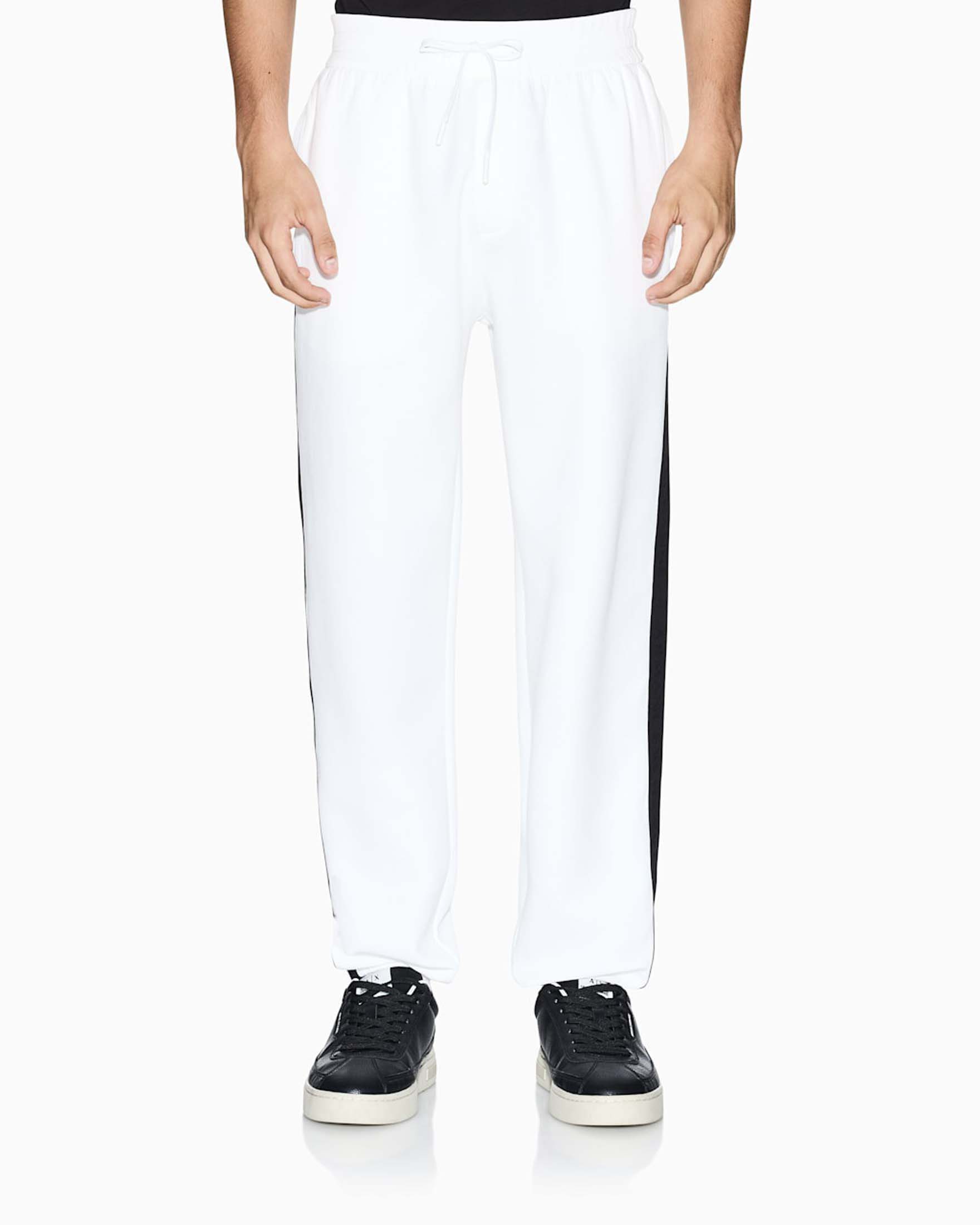 Pantaloni jogger Armani Exchange bianchi in misto cotone con bande image