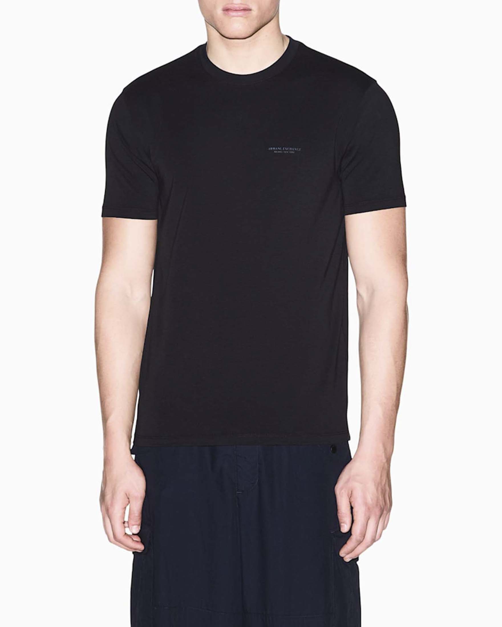 T-shirt mezza manica Armani Exchange nera in cotone elasticizzato con logo piccolo