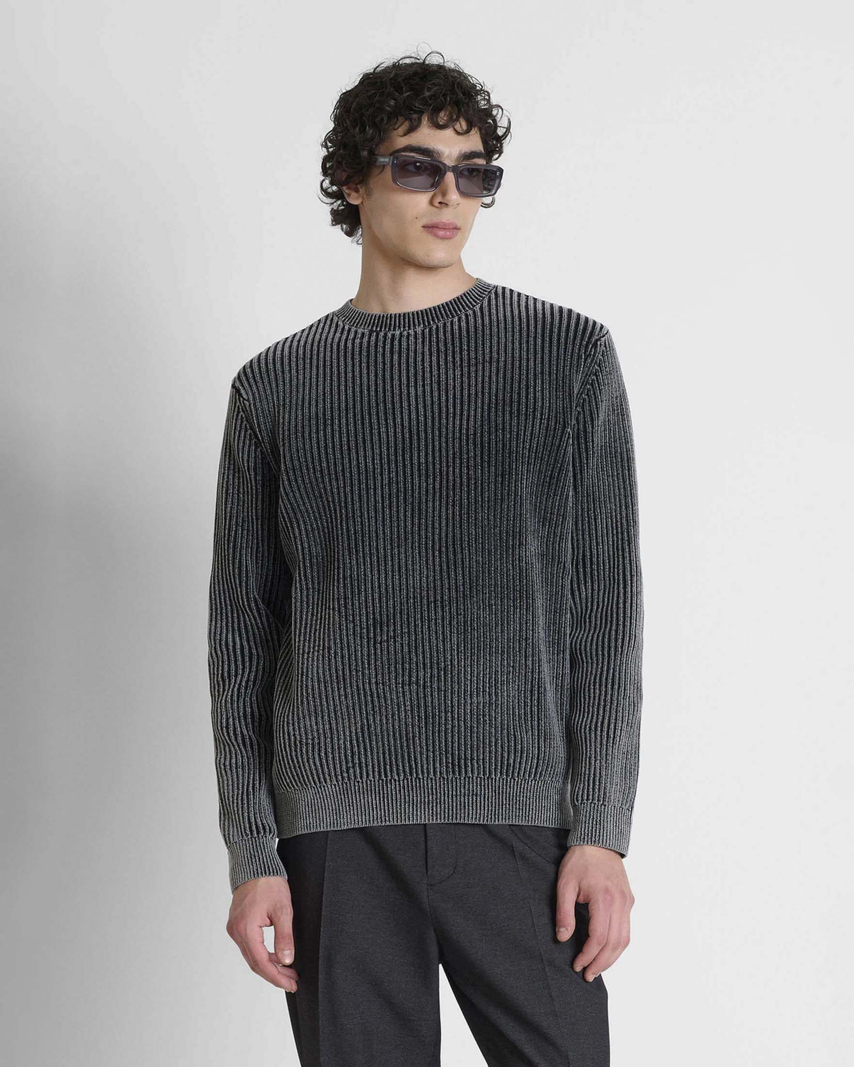 Maglione girocollo Antony Morato nero a coste in ciniglia