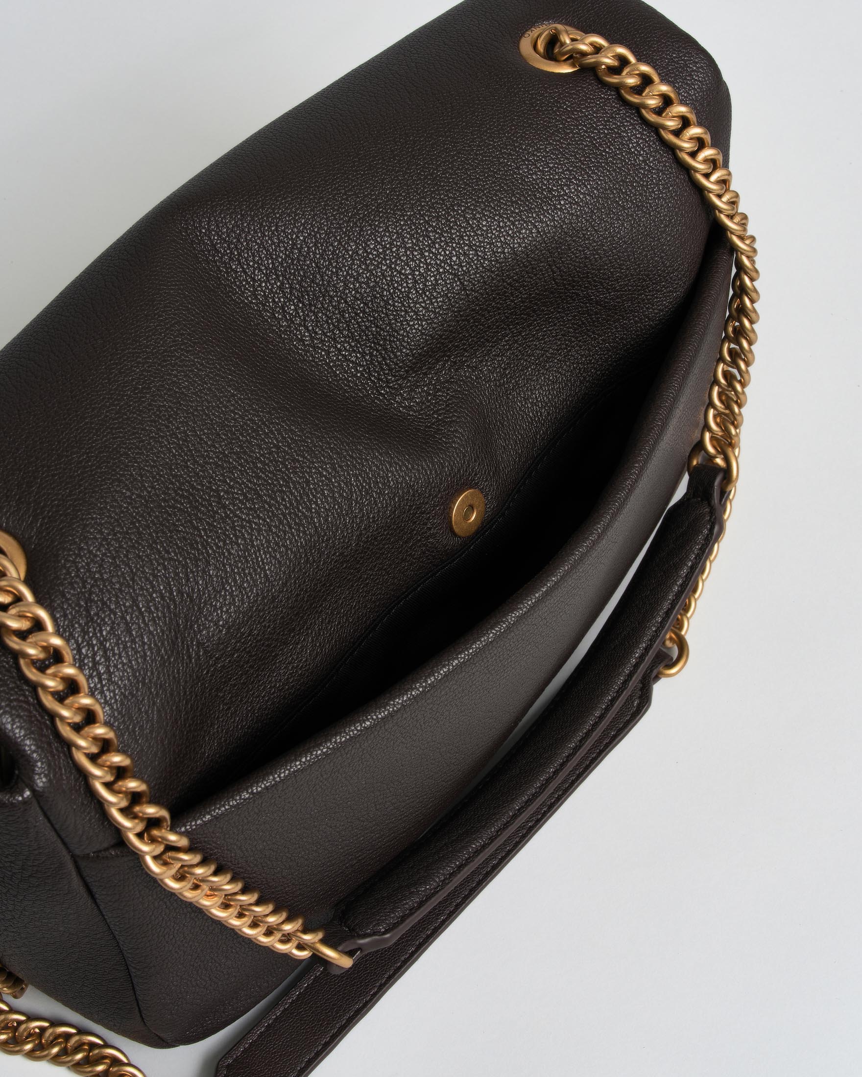 Borsa a spalla Pinko nera in pelle a grana naturale con logo Love Birds e catena dorati image
