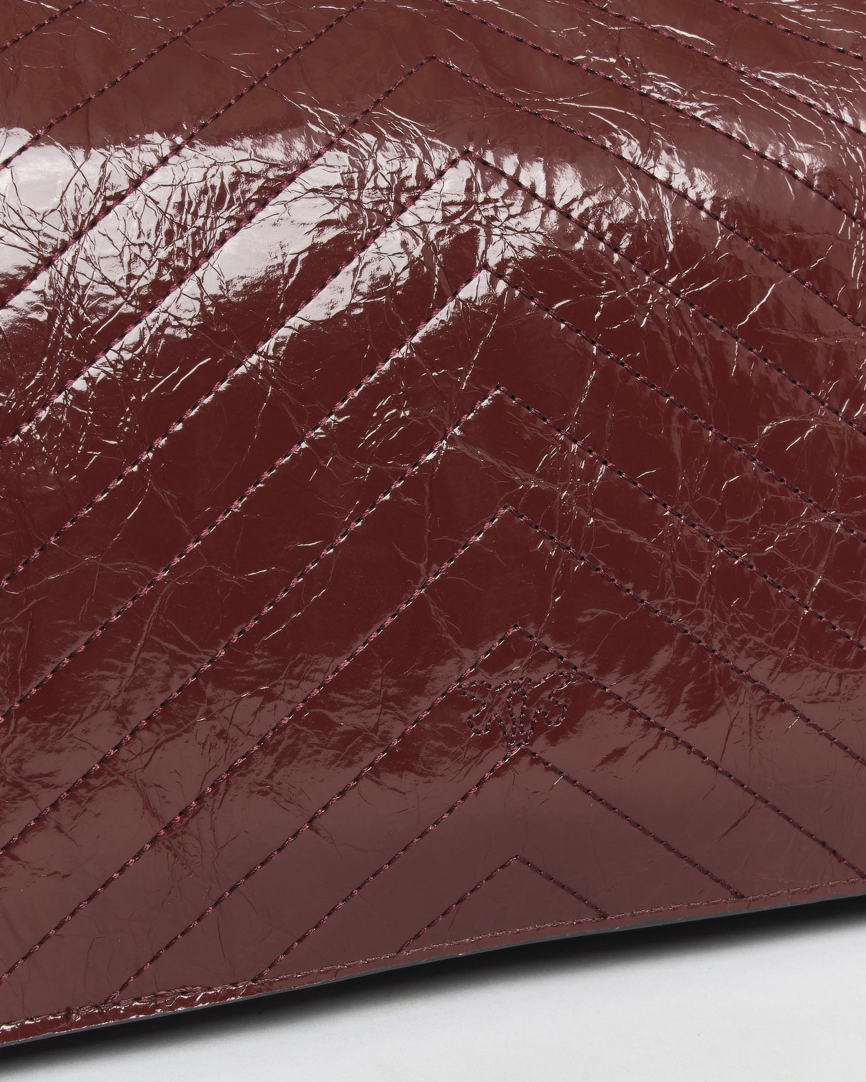 Borsa a tracolla regolabile Classic Love Pinko bordeaux in pelle chevron con logo Love Birds dorato image