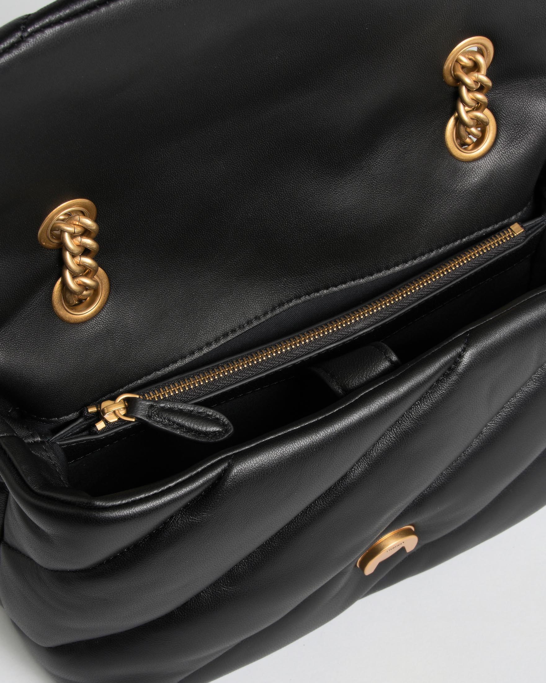 Borsa piccola a tracolla Love Bag Puff Maxi Quilt Pinko nera in pelle trapuntata con catena e logo oro image