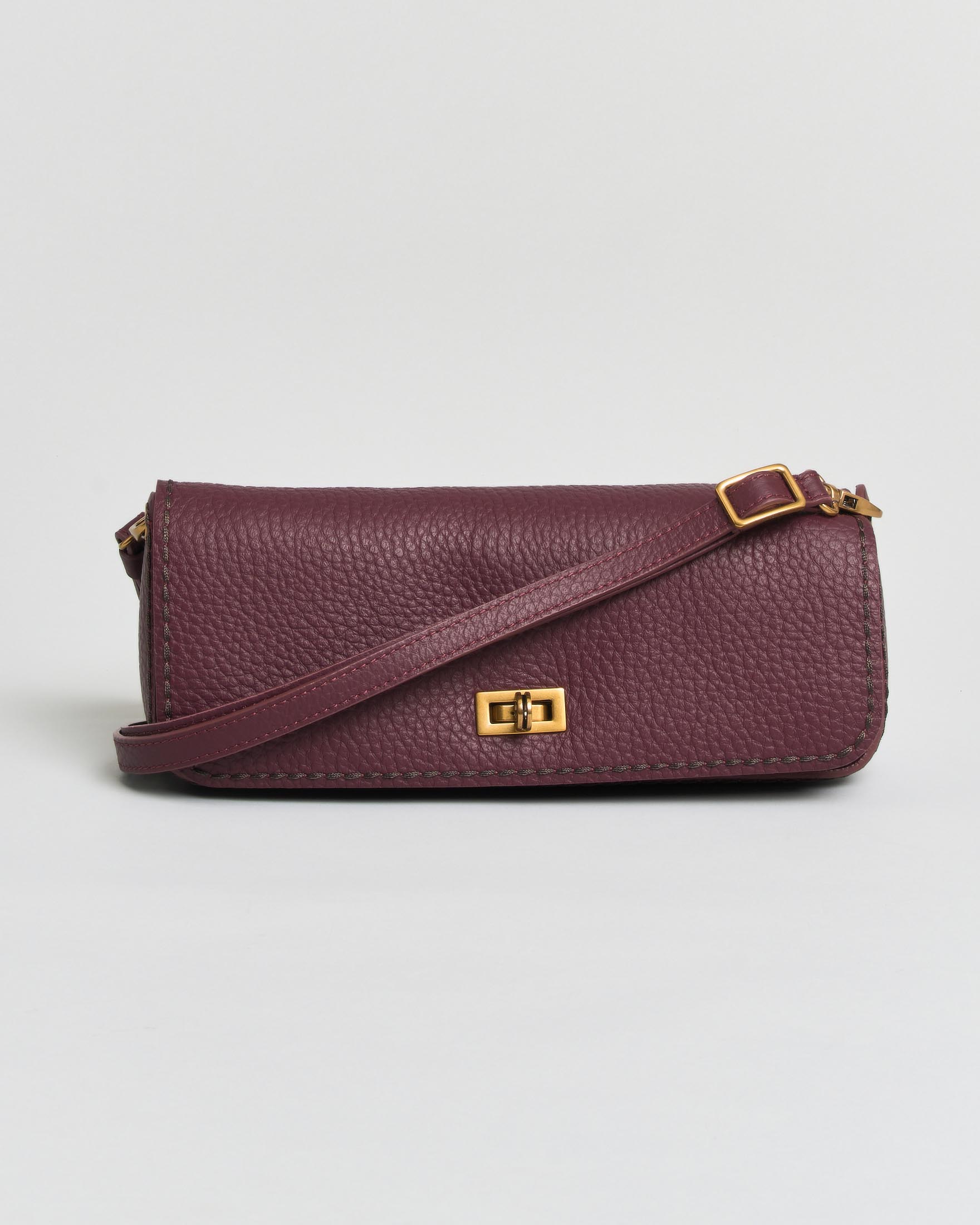 Borsa baguette orizzontale Felicita Queen Visonà bordeaux in pelle martellata con tracolla rimovibile