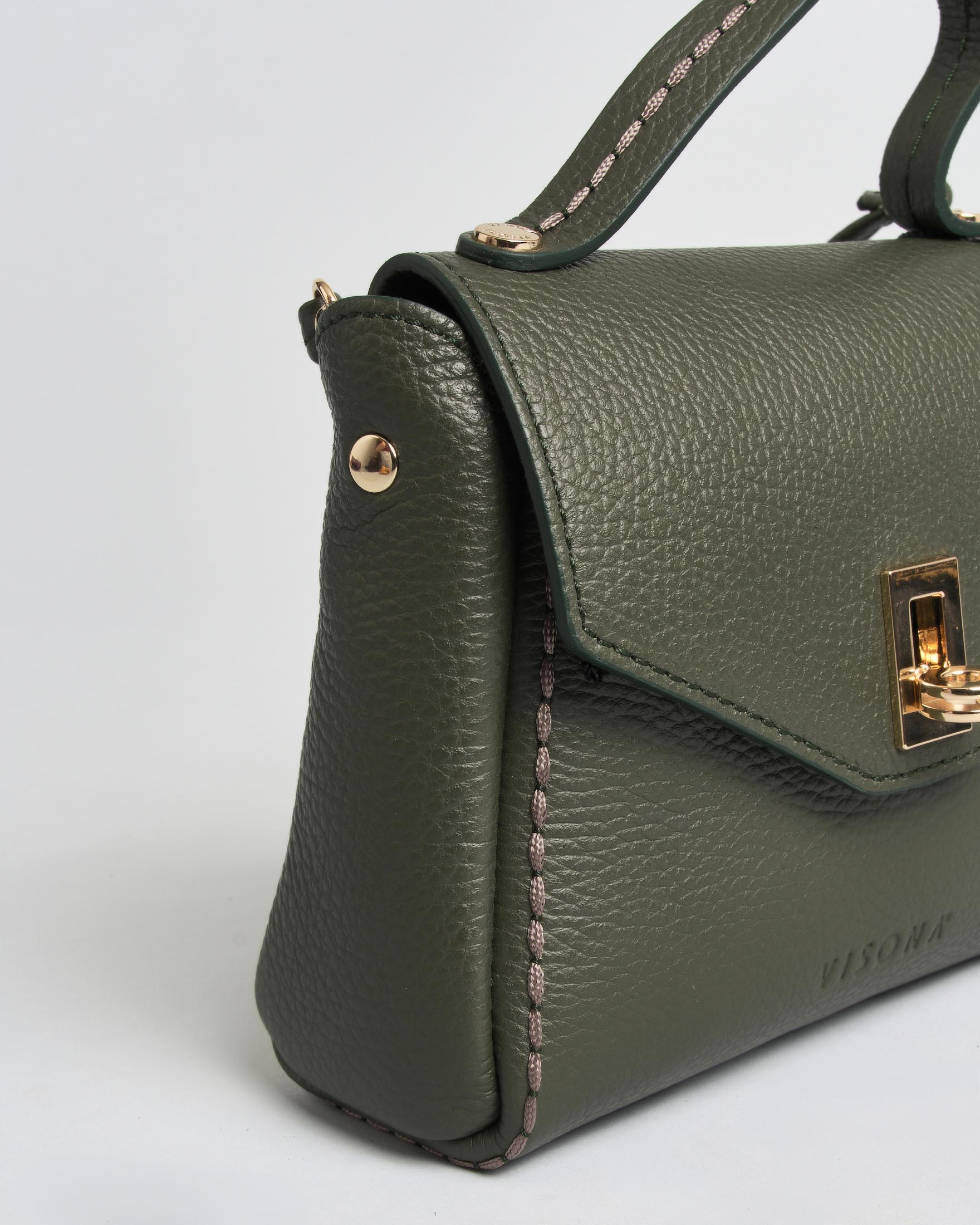 Mini bag Visonà verde militare in pelle martellata con impunture e patta con chiusura a girello image