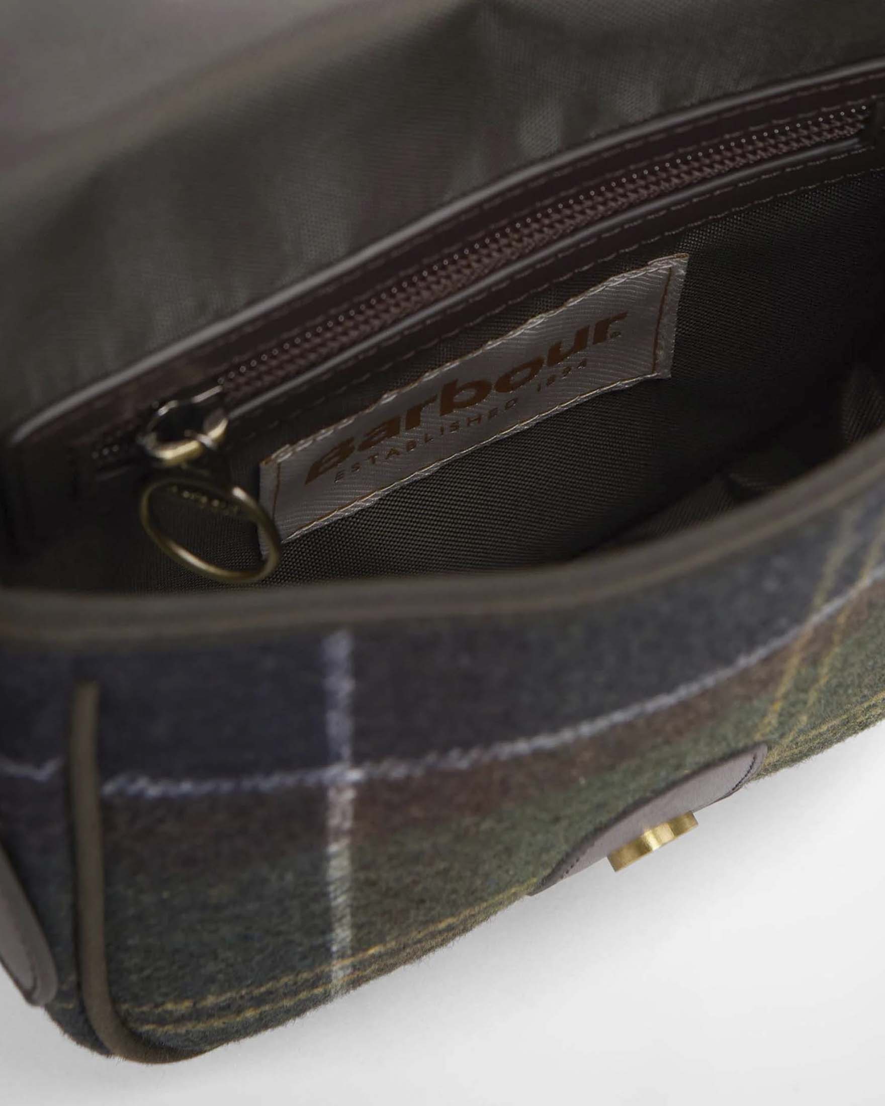 Mini borsa a tracolla Whitley Barbour verde in tartan blu con chiusura a sgancio rapido image