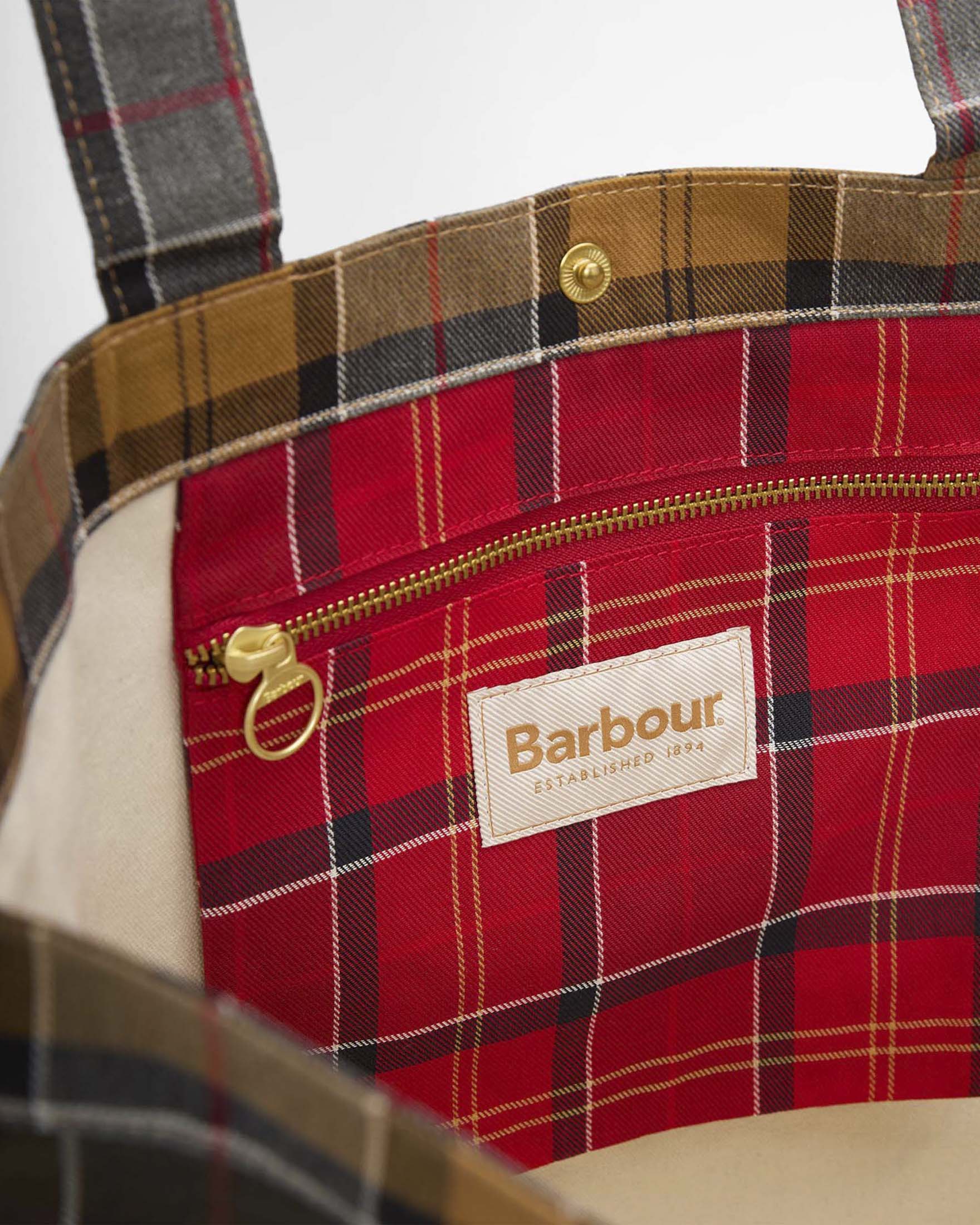 Borsa tote Heart Barbour verde in cotone tartan con stampa cuore rossa e scritta logo image