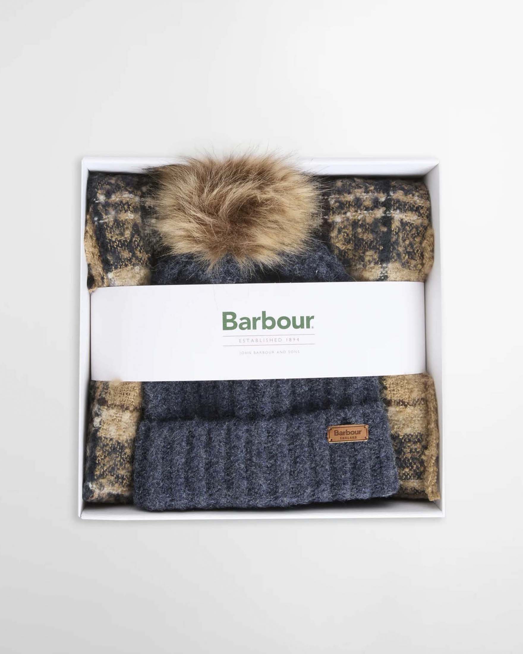 Set regalo Saltburn Barbour in tessuto tartan blu e beige con berretto e sciarpa