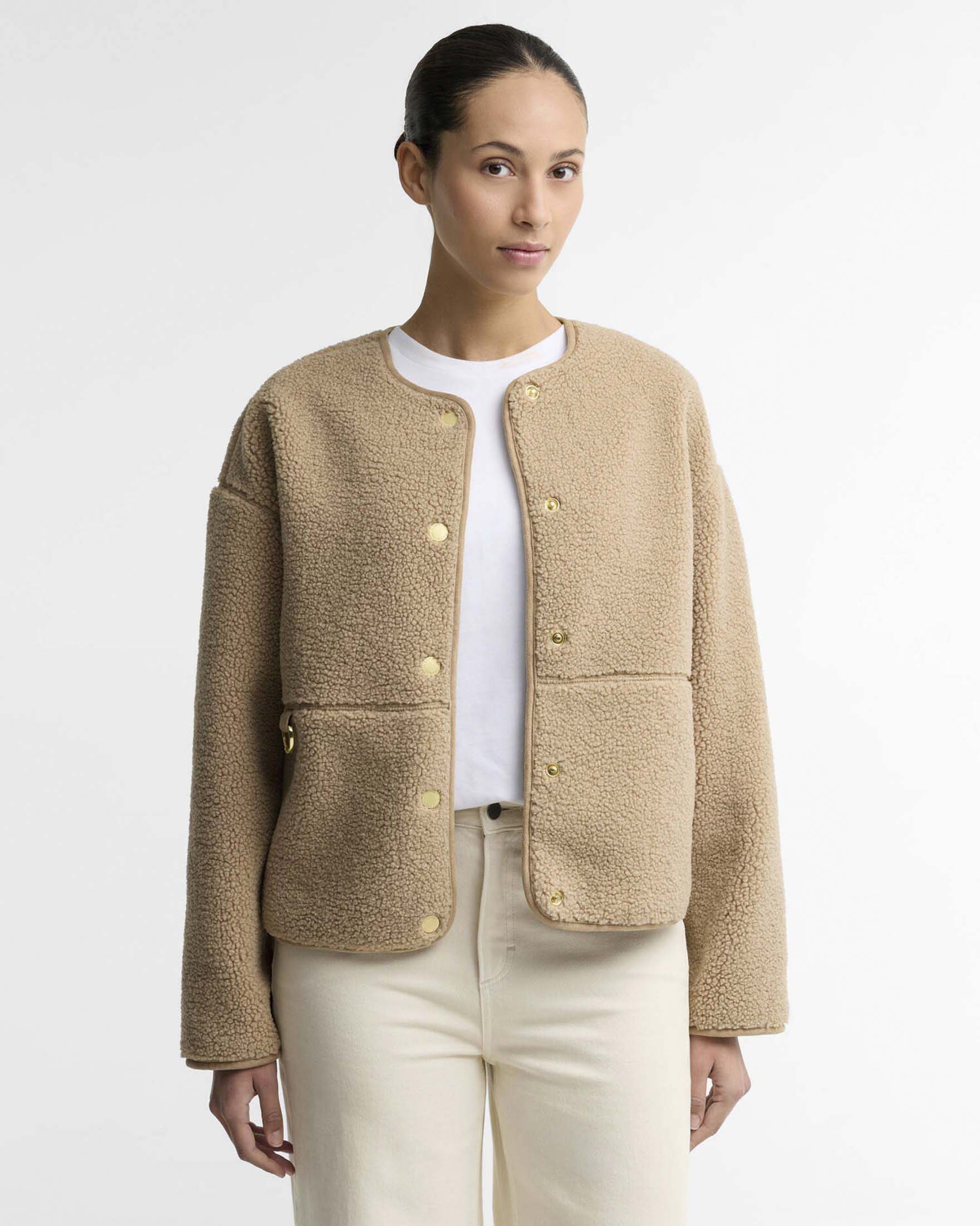 Giacca Maplewood Barbour color cammello in pile con dettagli in similpelle effetto suede