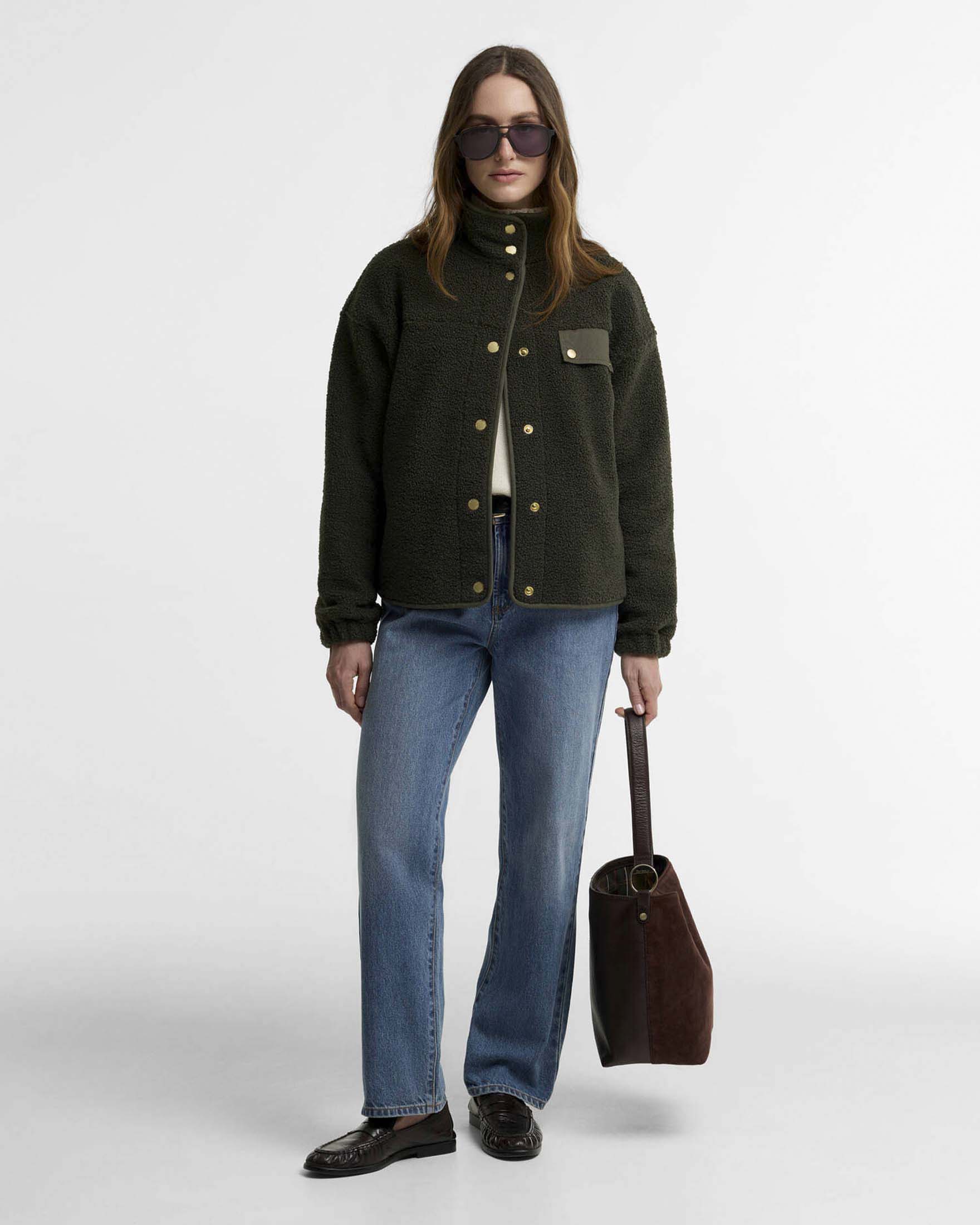 Giacca corta Mabel Barbour verde militare in pile accoppiato con finiture in ottone image