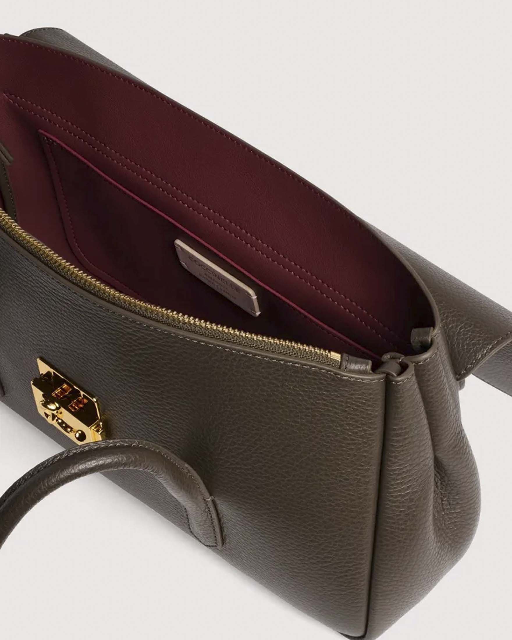 Borsa a spalla C-Me Lock Large Coccinelle color fango con chiusura logo dorata image