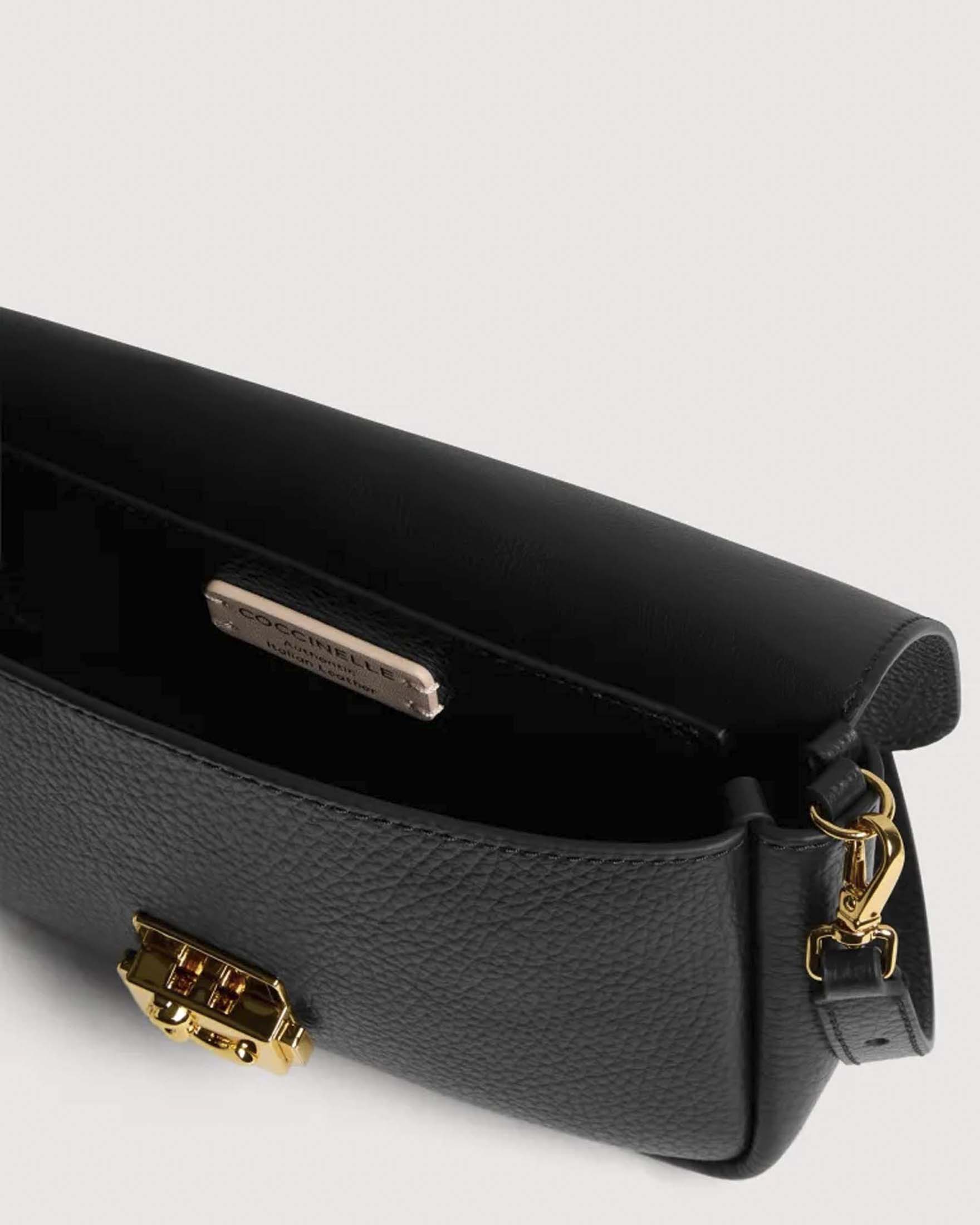 Borsa a tracolla baguette C-Me Lock Mini Coccinelle nera in pelle bottalata con chiusura logo image